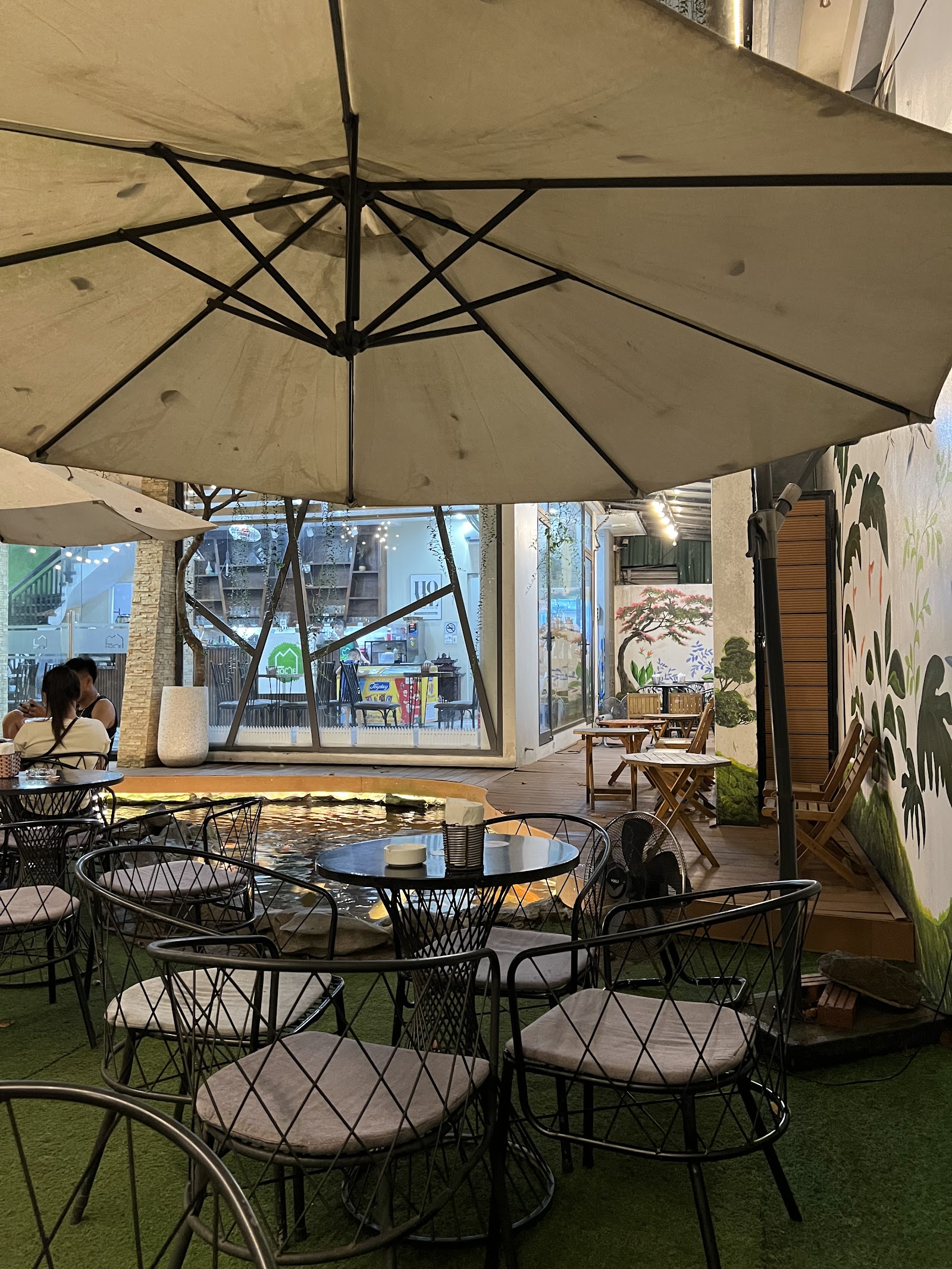HOME - Cafe Koi