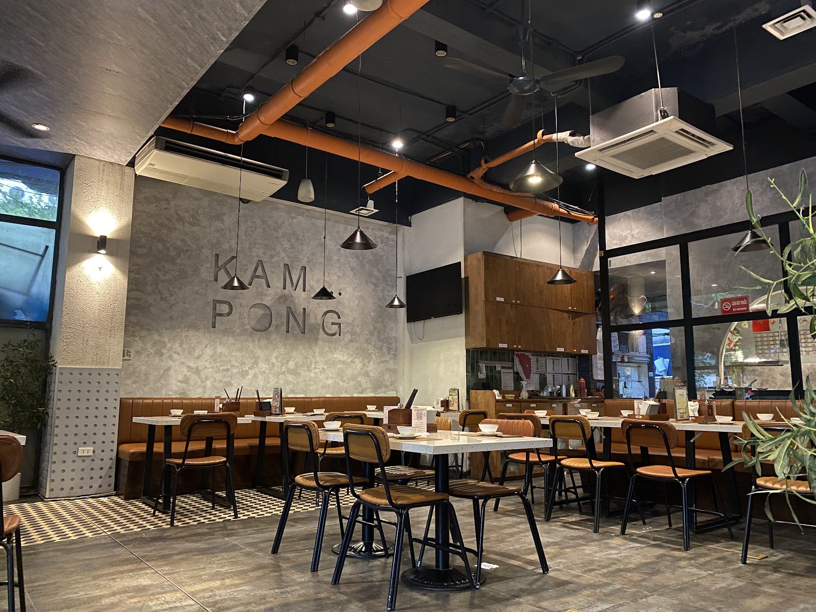 Kampong Chicken House - Cơm gà Hải Nam – Không gian quán