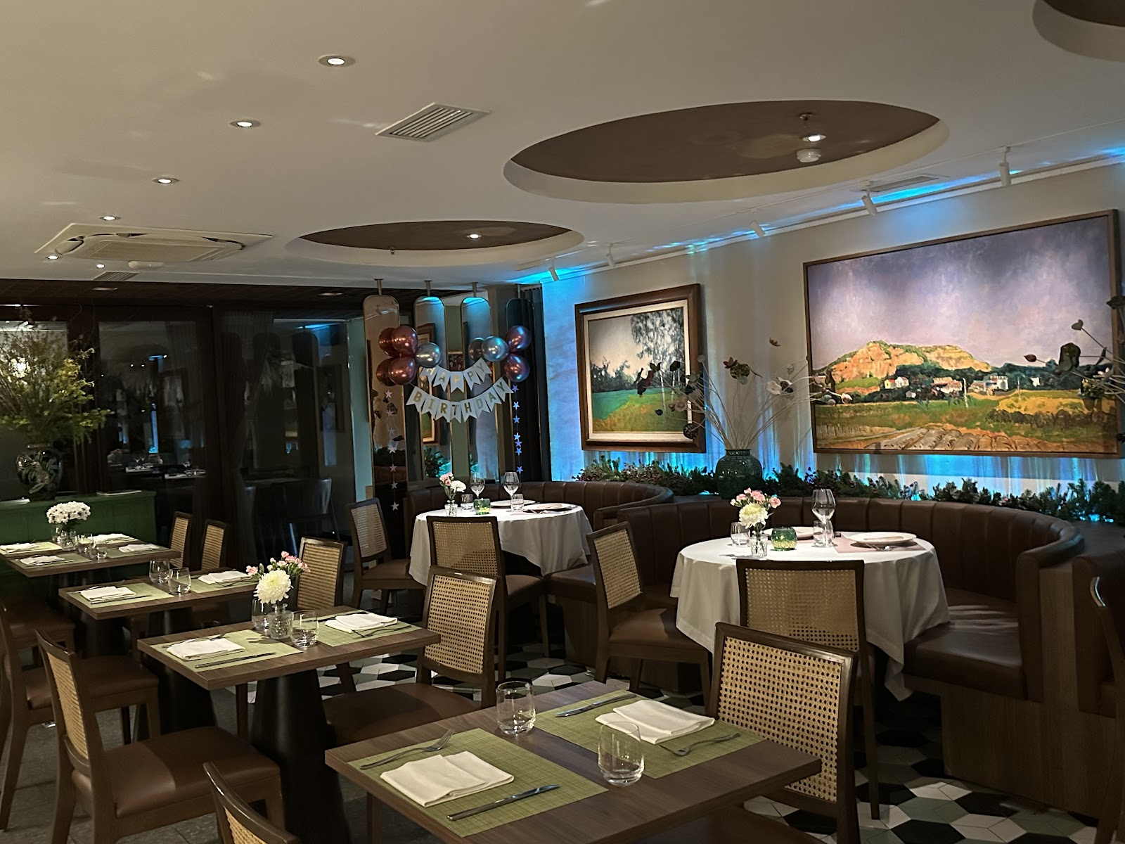 Khuê Restaurant