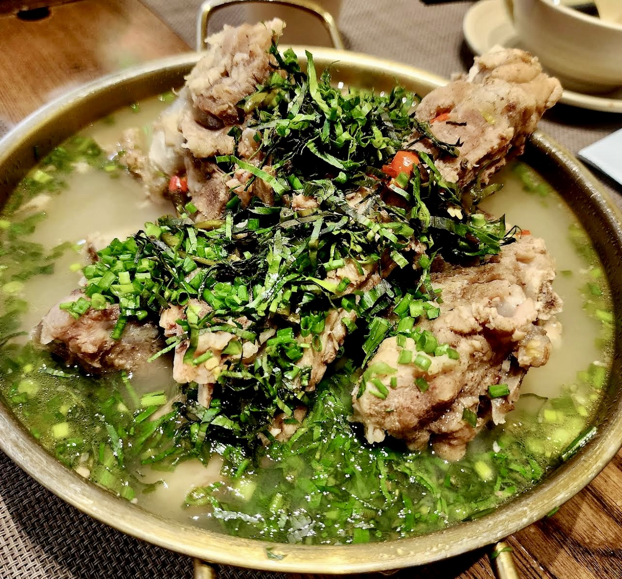 Lạ…Quán