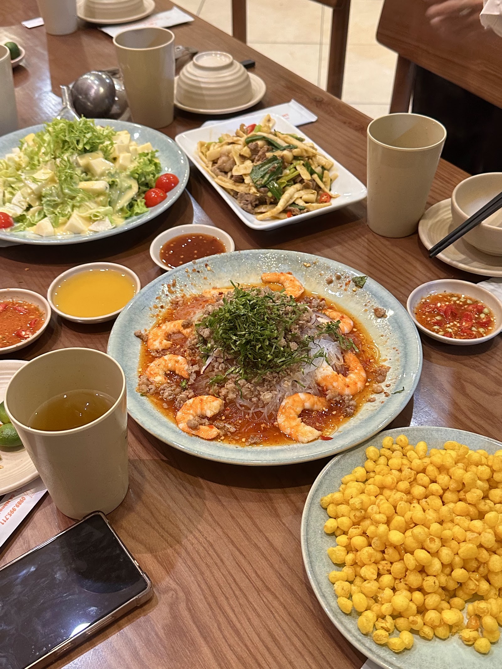 Lạ…Quán