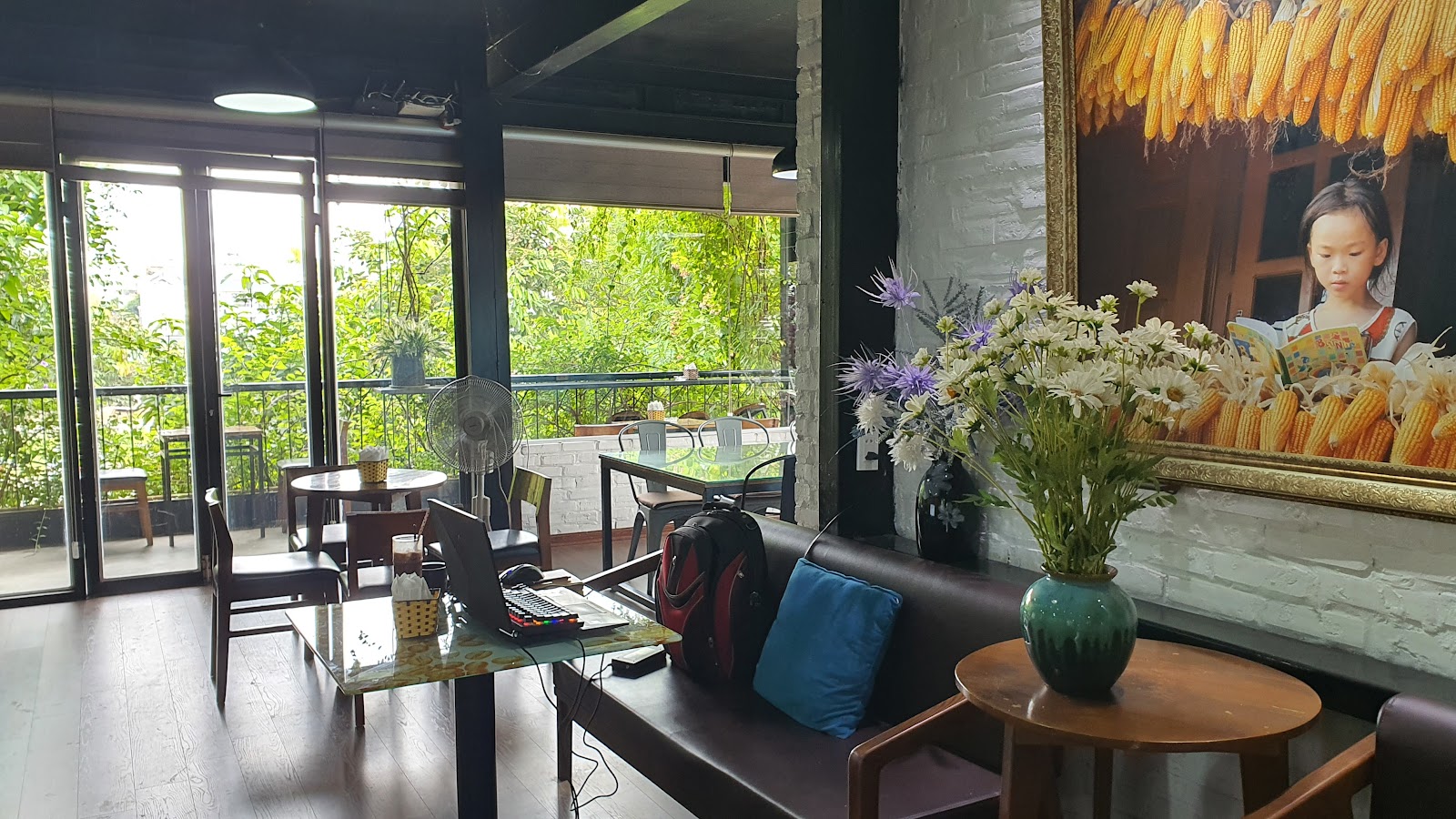 Lâm Coffee Trâu Quỳ – Không gian quán