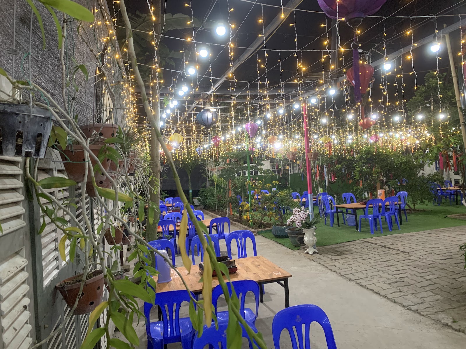 LẨU & NƯỚNG NGÓI MINSU – Không gian quán