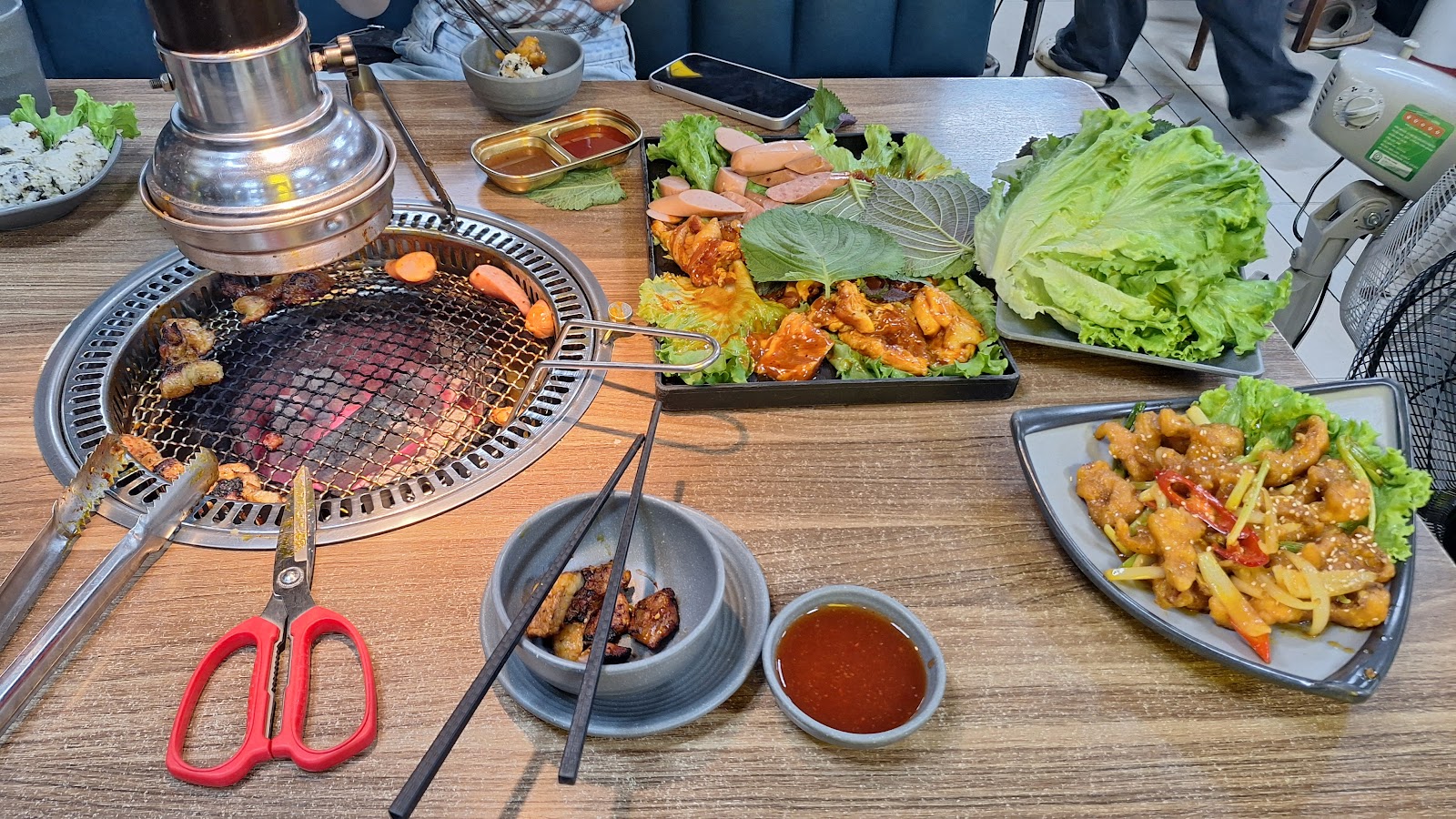 Lẩu Nướng Tươi Bbq – Không gian quán