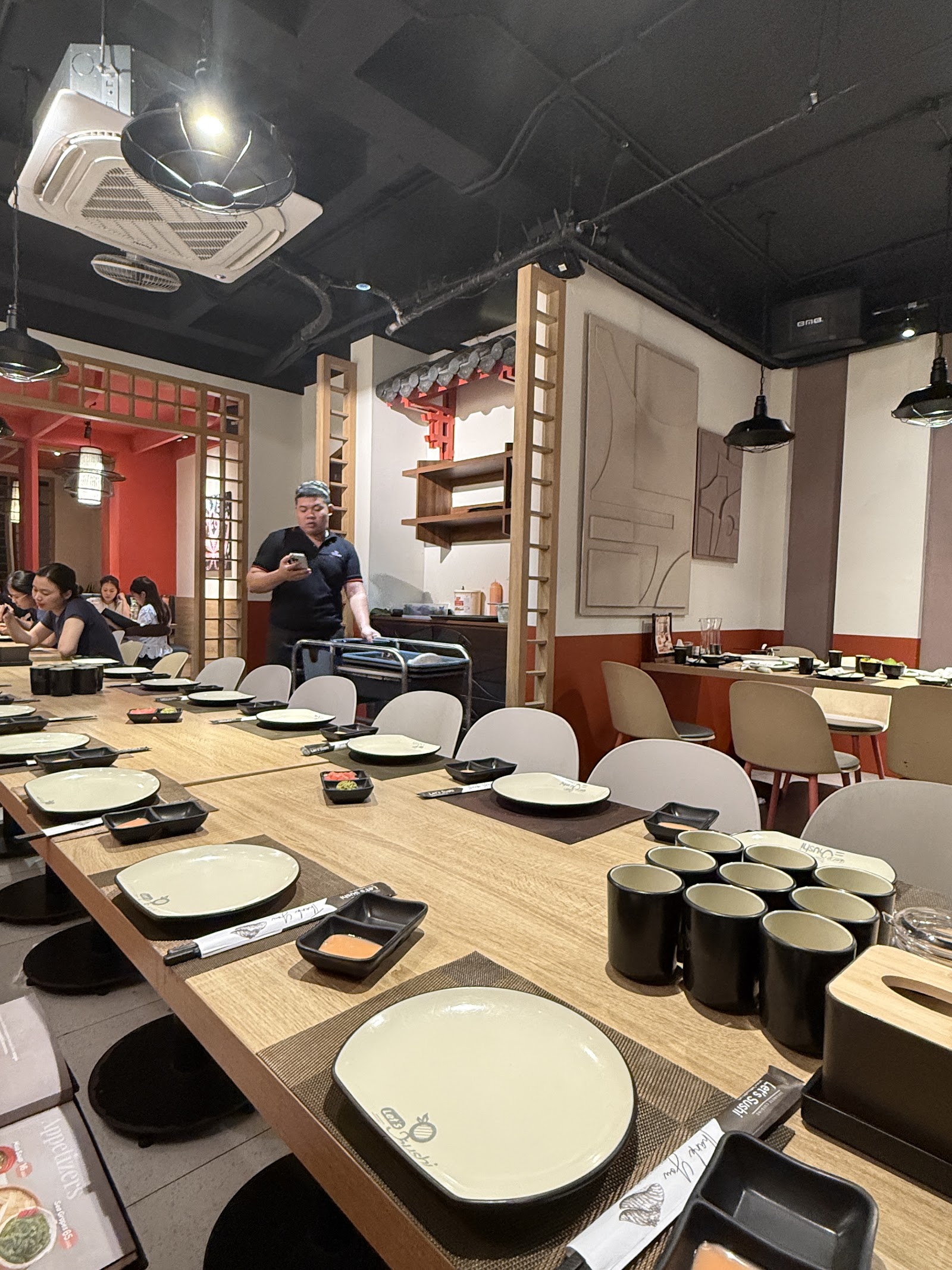 Let's Sushi Hàm Nghi – Không gian quán