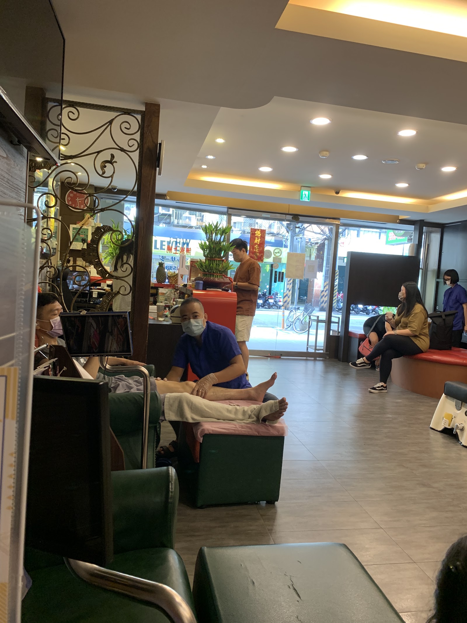 李炳輝足體養生館西門館環境照