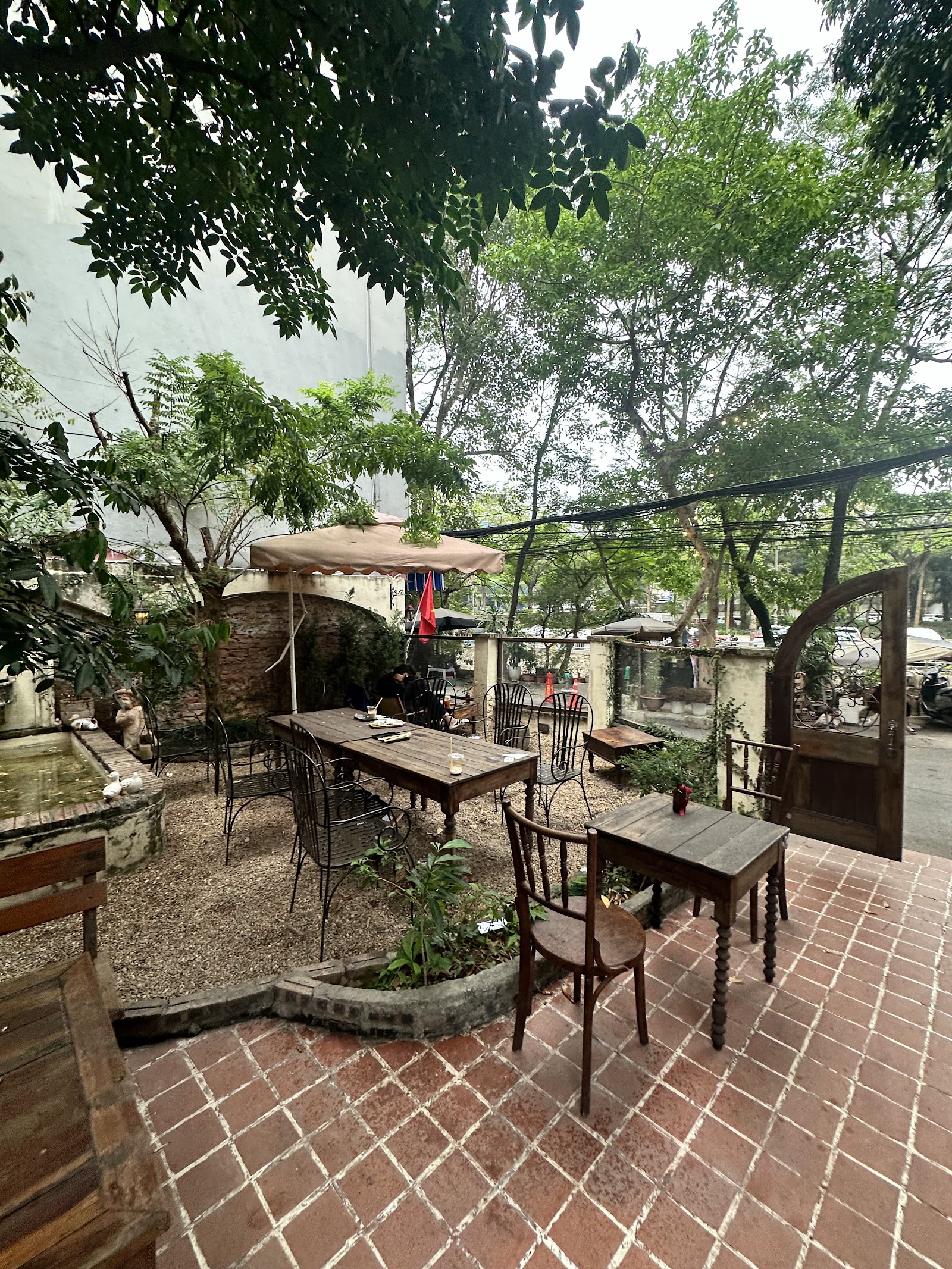 LỐI NHỎ kafe HOÀNG QUỐC VIỆT – Không gian quán
