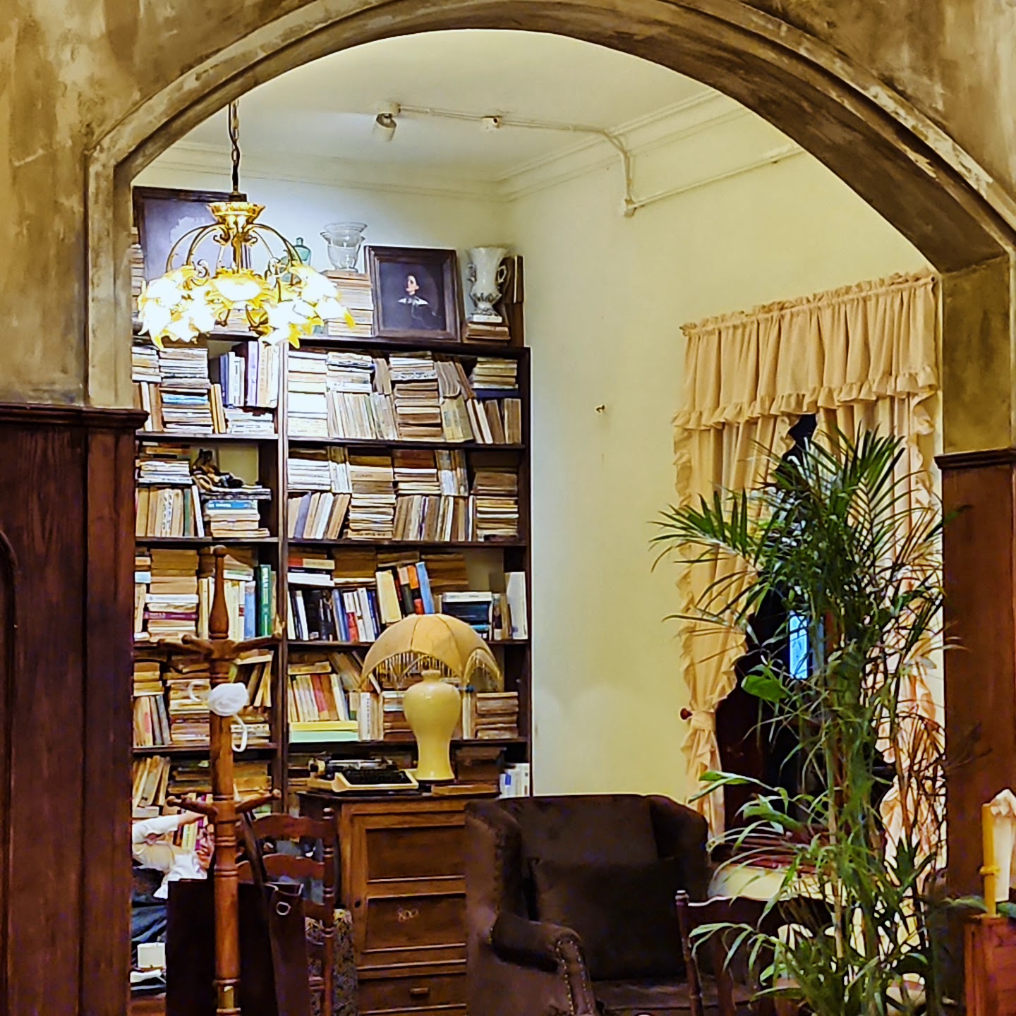 LỐI NHỎ kafe HOÀNG QUỐC VIỆT – Không gian quán