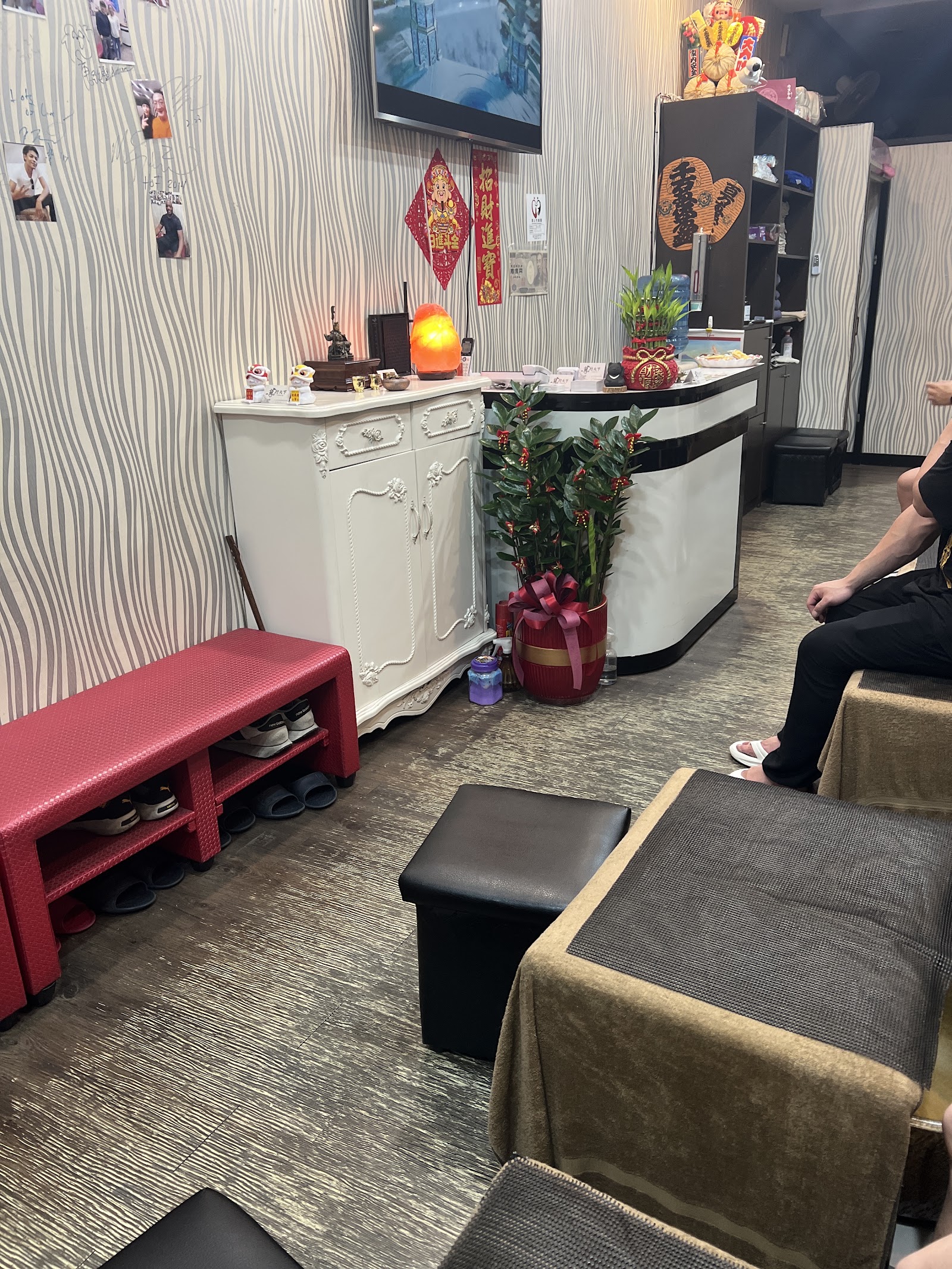 龍行天下足體養生館環境照