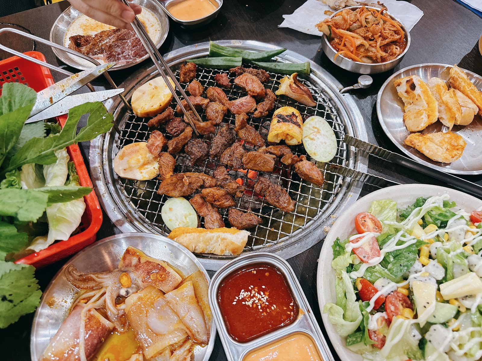 Lưu Đình Hữu - Bò nướng than hoa & Lẩu Thái Tomyum