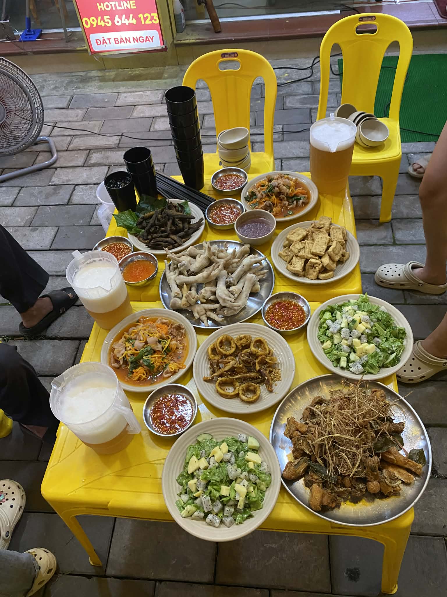 Lưu Đình Hữu - Bò nướng than hoa & Lẩu Thái Tomyum