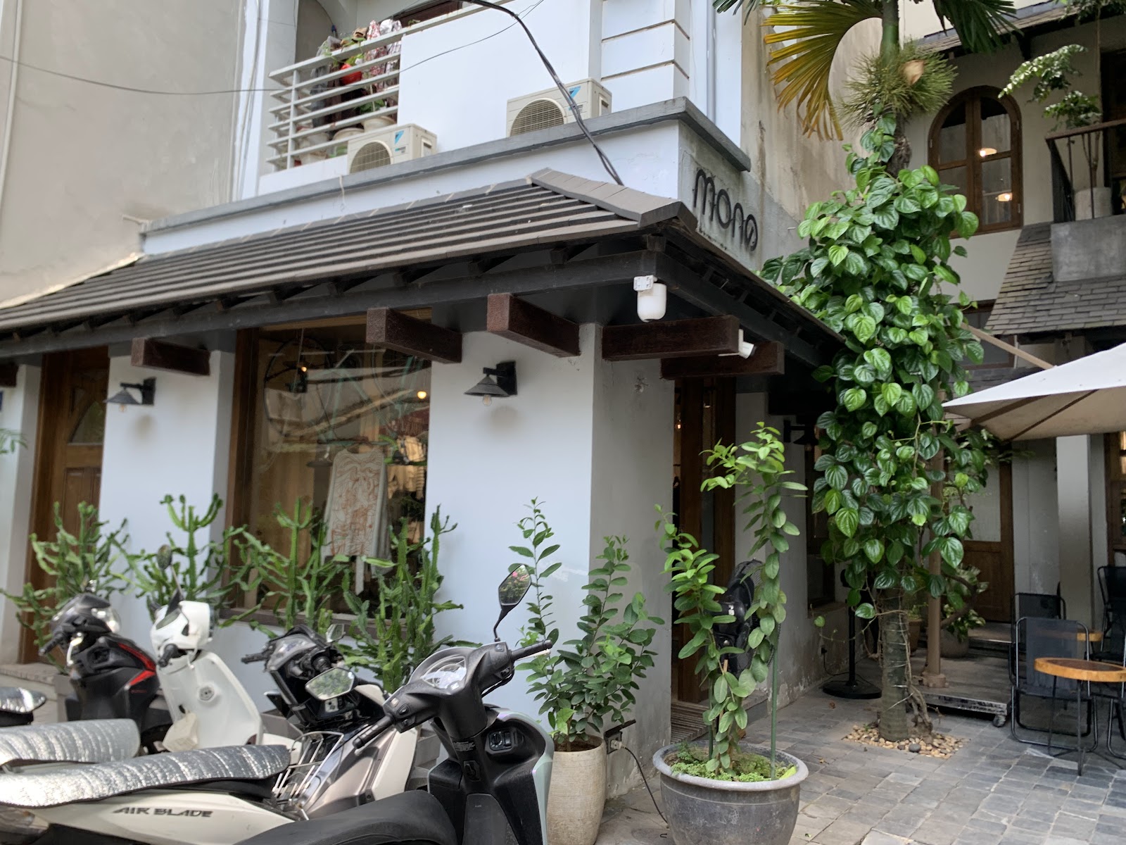 MONO Coffee Lab - Vân Hồ – Không gian quán