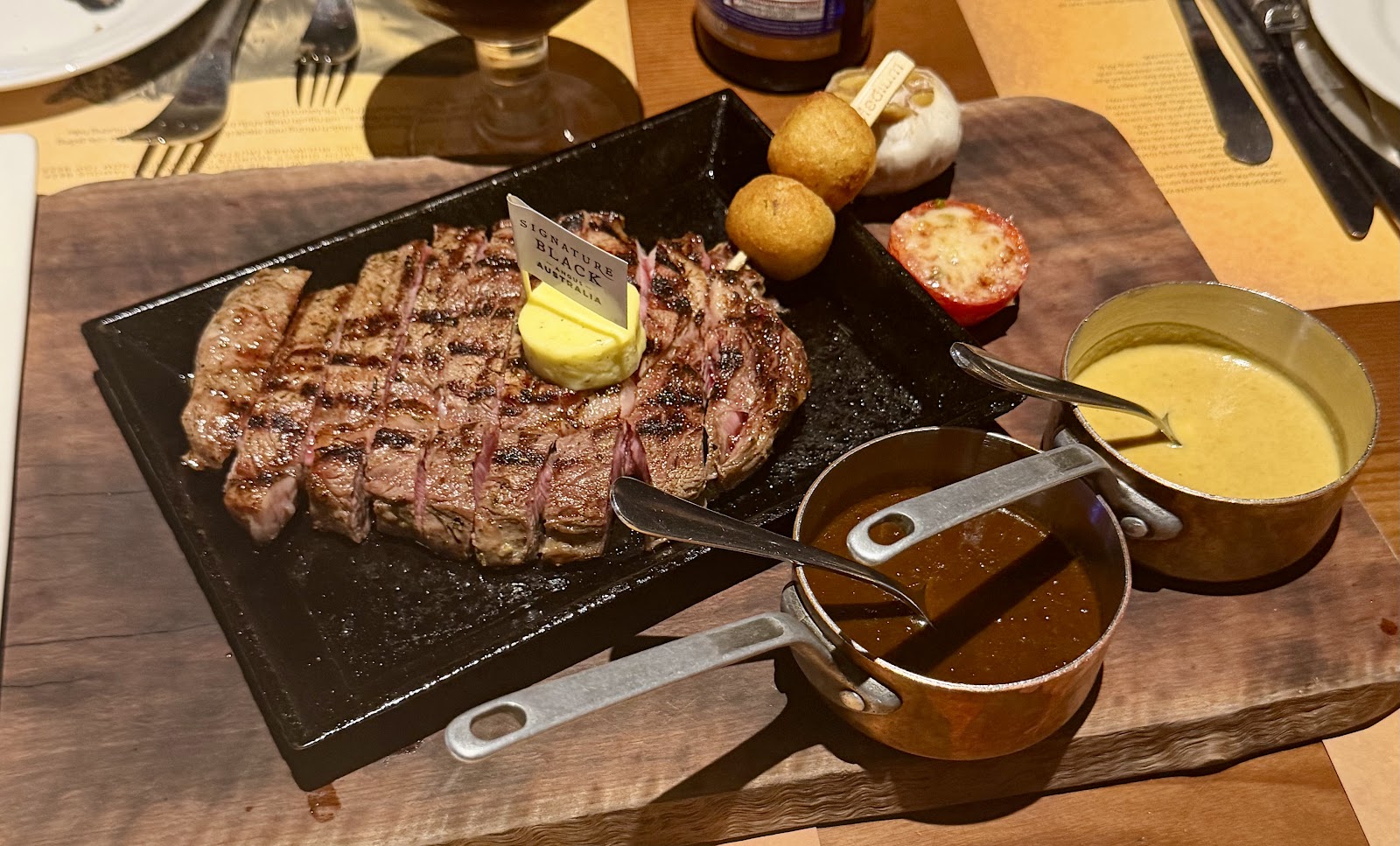 MOO BEEF STEAK NGUYỄN THỊ ĐỊNH