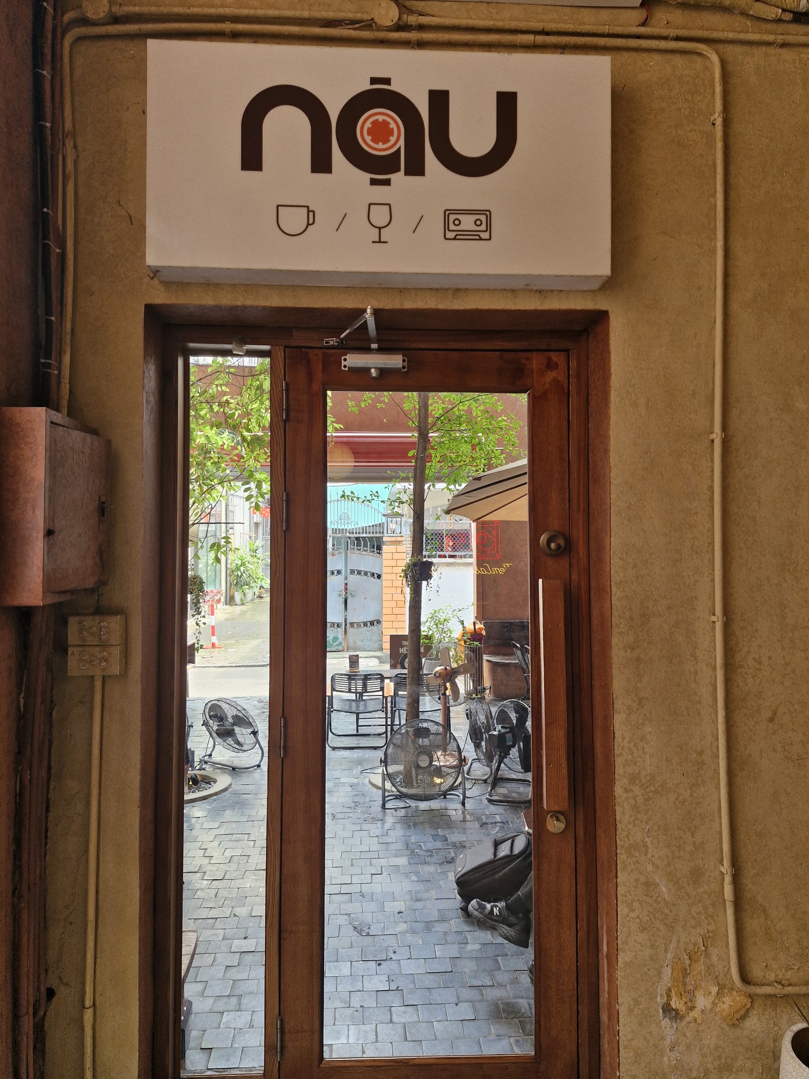 Nậu Cafe & Cassette Workshop – Không gian quán