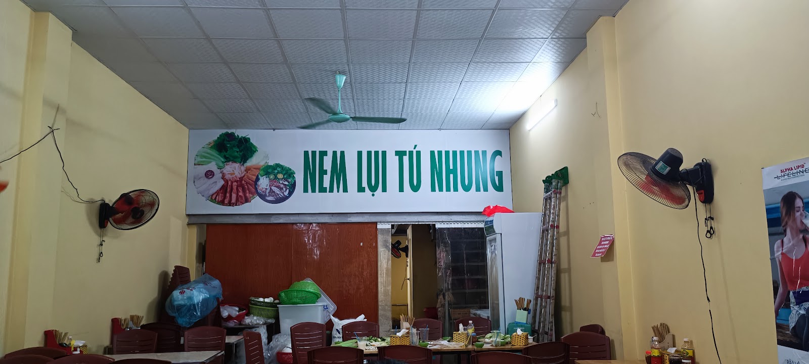 NEM LỤI TÚ NHUNG