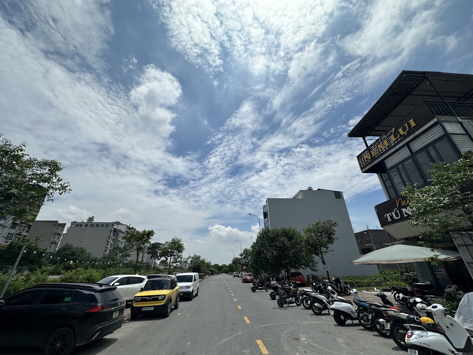 NEM LỤI TÚ NHUNG