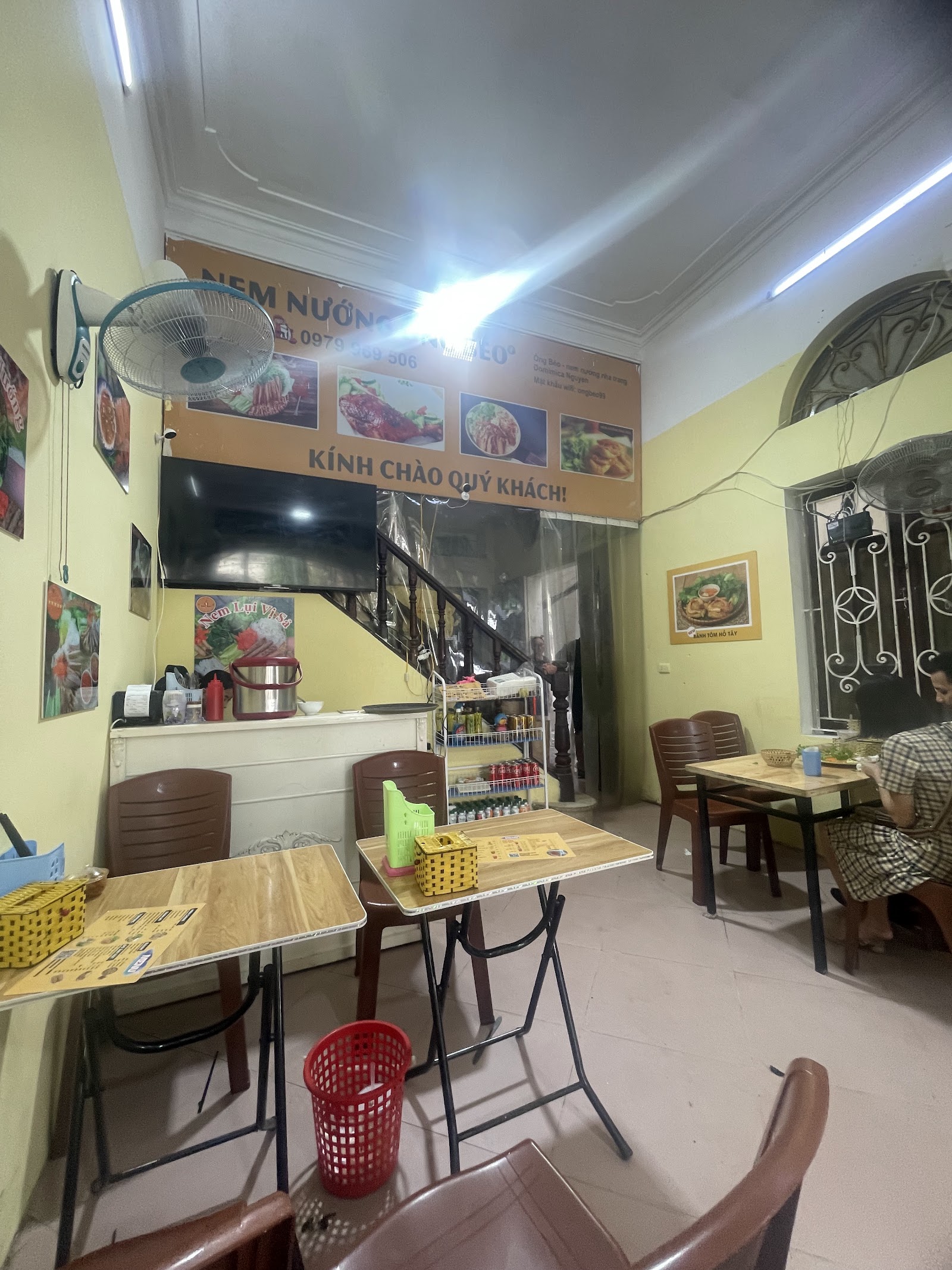 Nem nướng Nha Trang - Ông Béo – Không gian quán