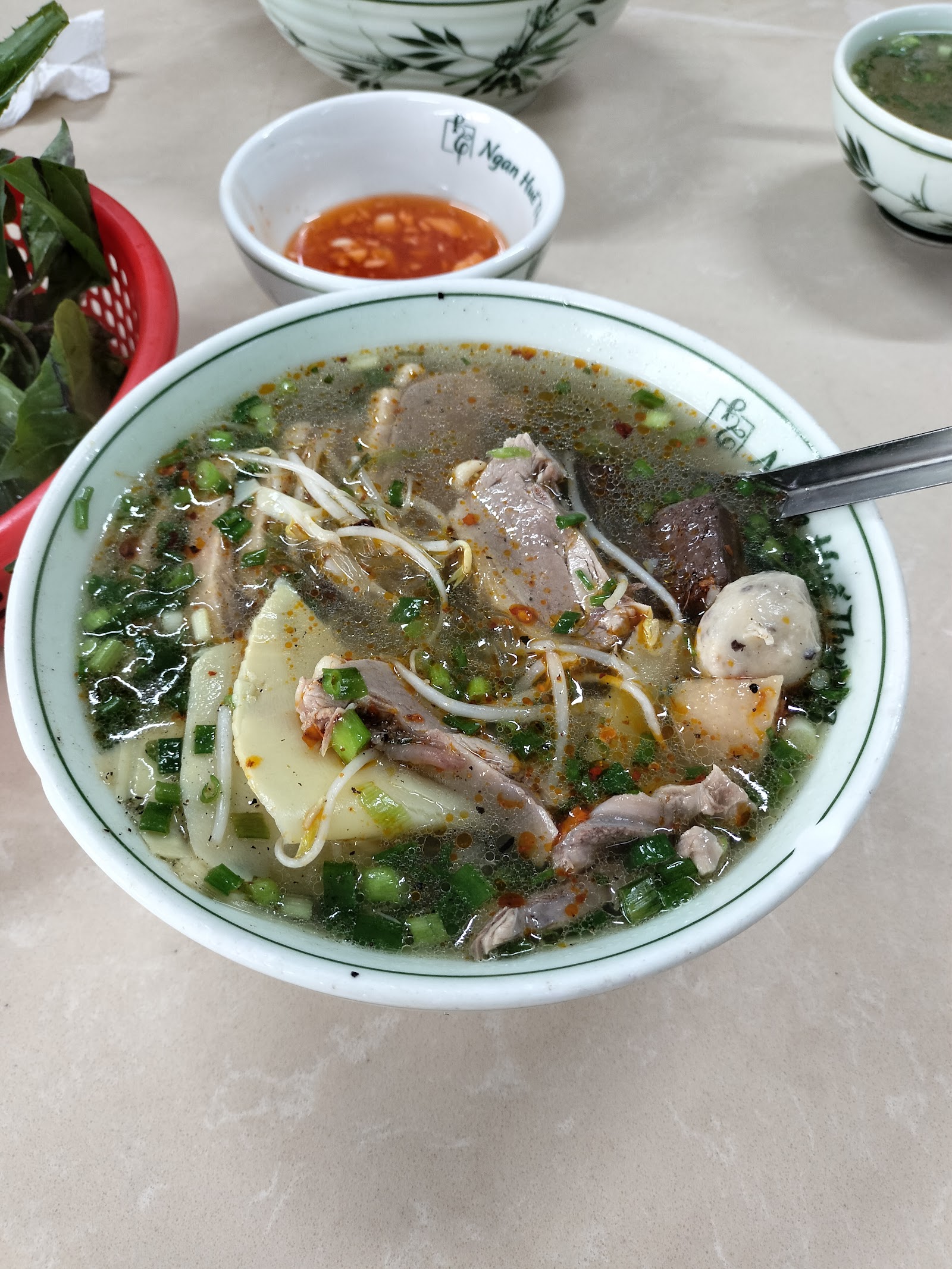 Ngan Huế Thương