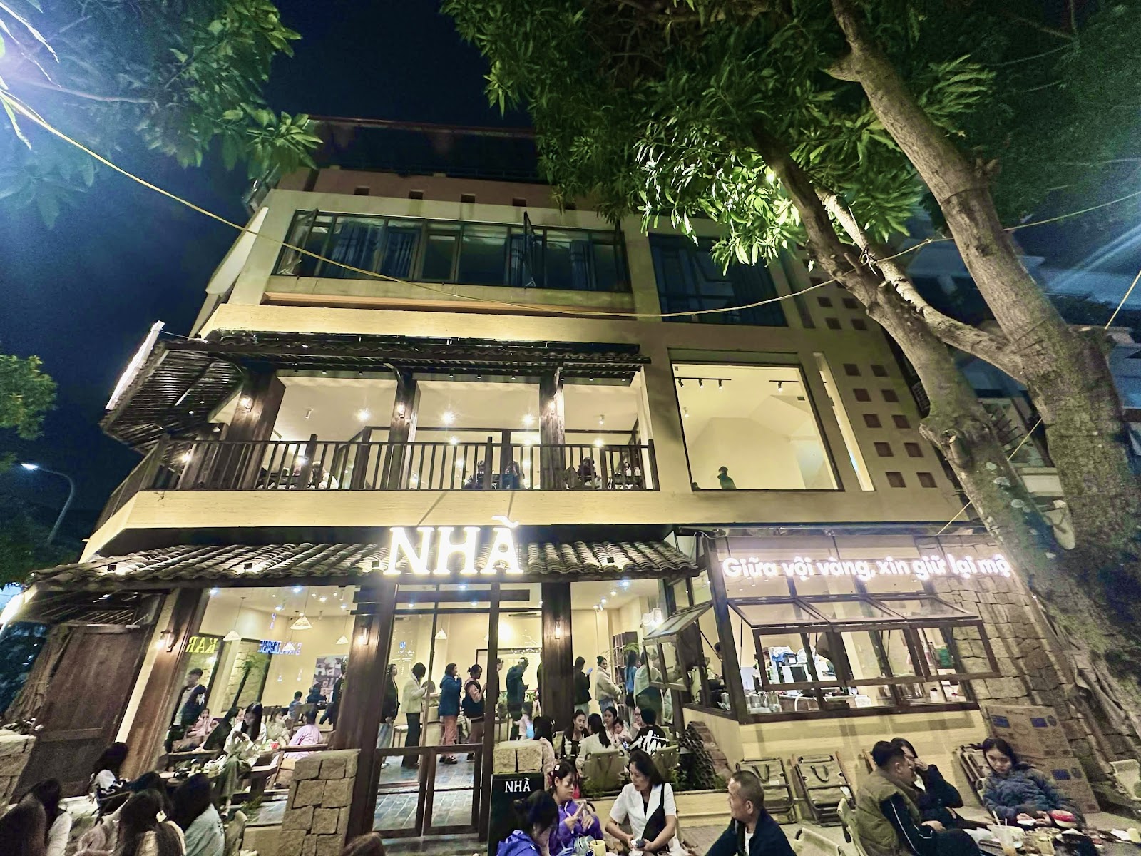 Nhã Café Cửu Việt – Không gian quán