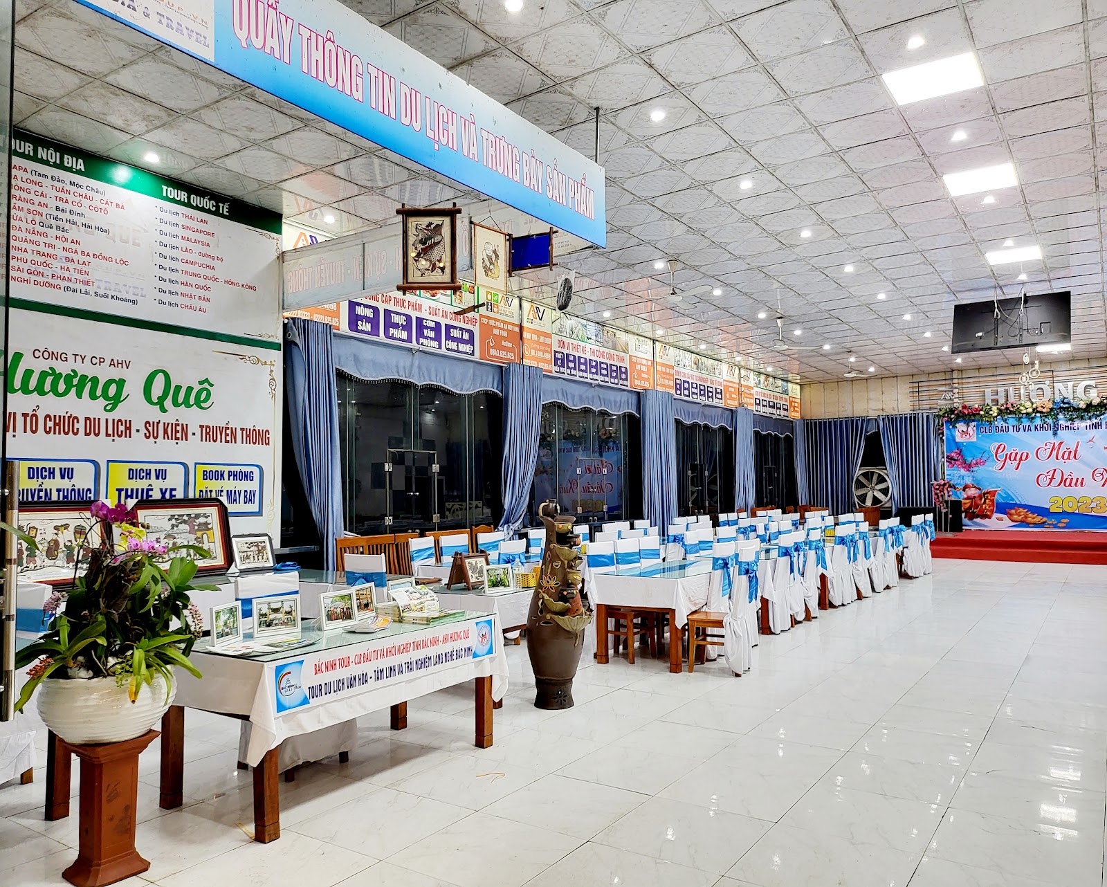 Nhà hàng AHV Hương Quê – Không gian quán