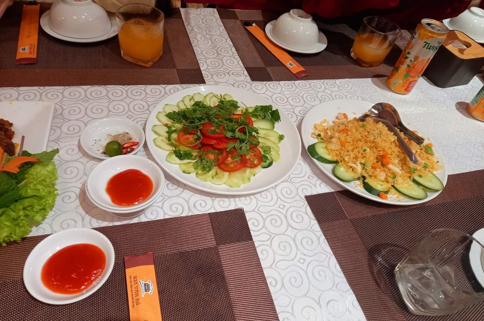 Nhà hàng Ẩm thực Vân Hồ