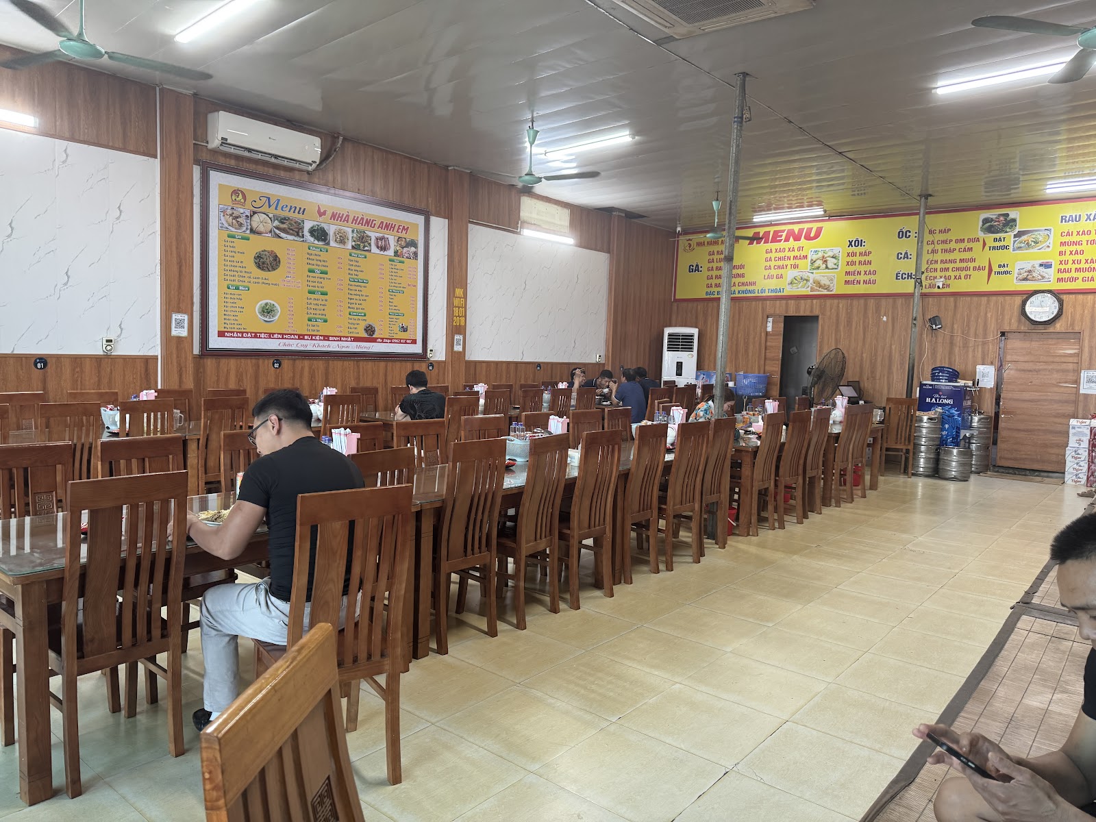 Nhà Hàng Anh Em