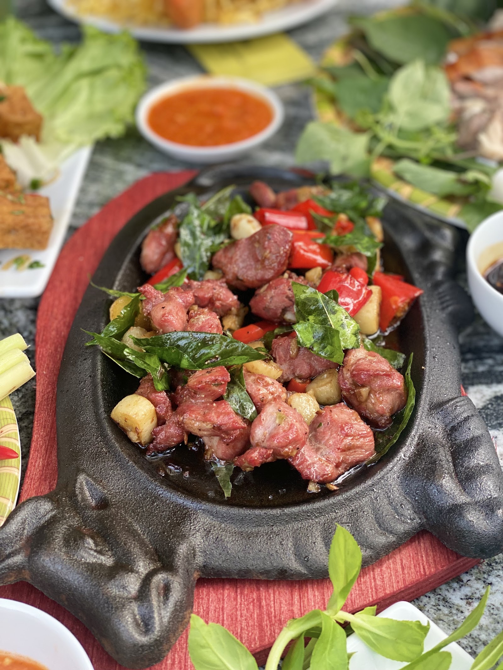Nhà Hàng Bách An