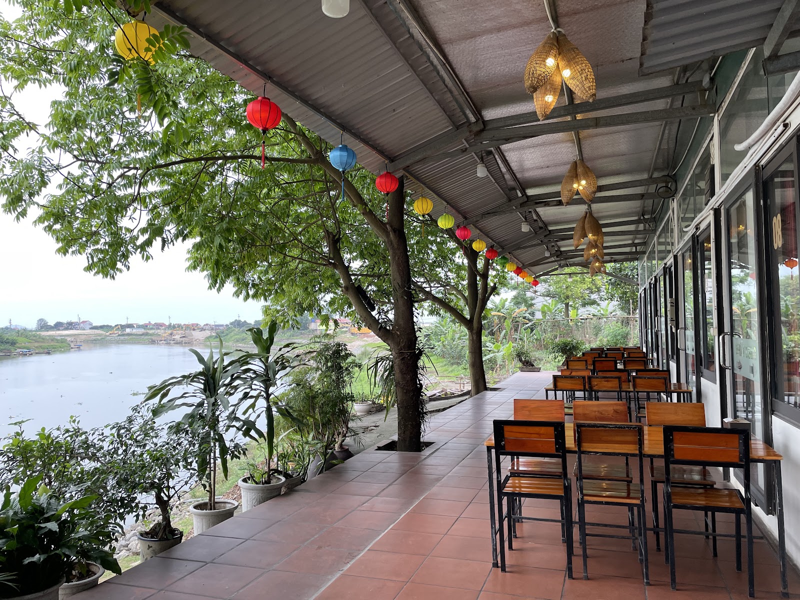 Nhà Hàng Cá Sông Cầu Nhất Long