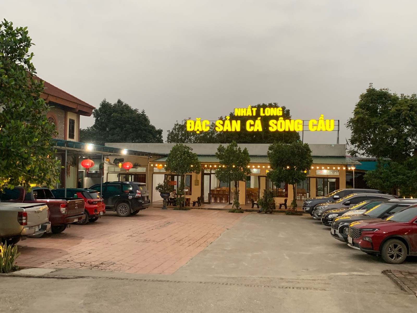 Nhà Hàng Cá Sông Cầu Nhất Long