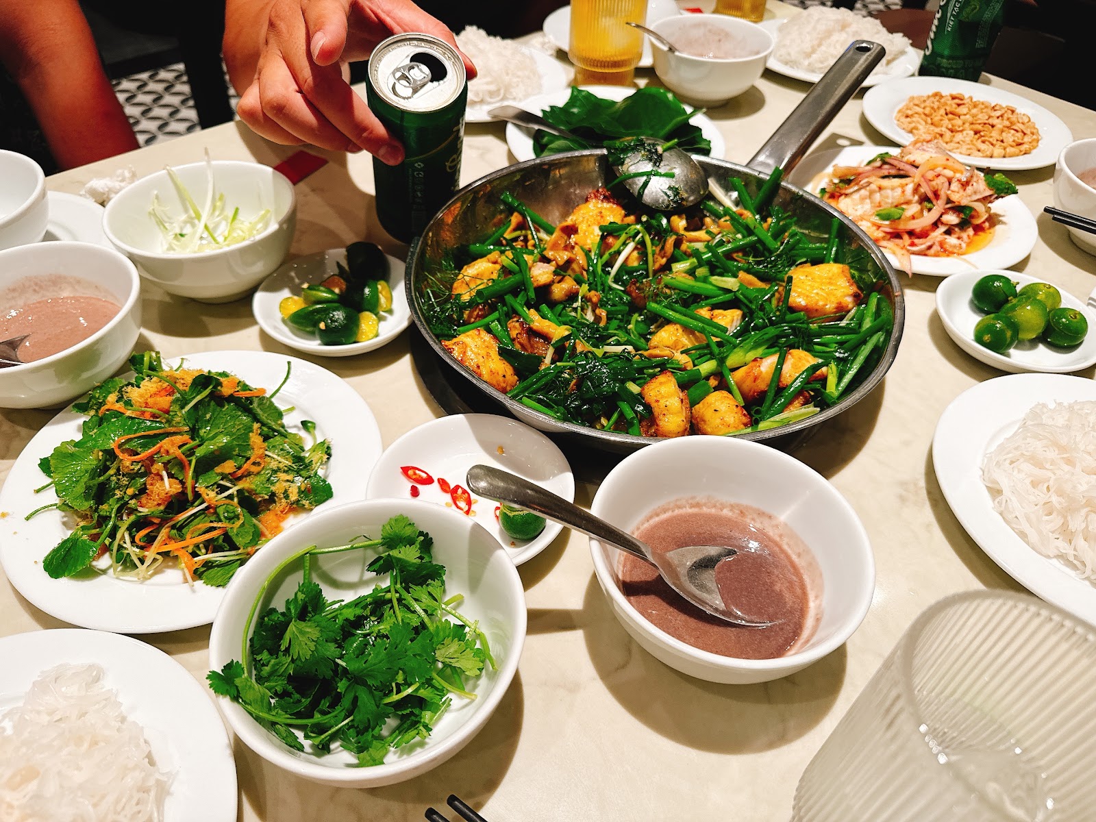 Nhà Hàng Chả Cá Hàng Sơn 17T4