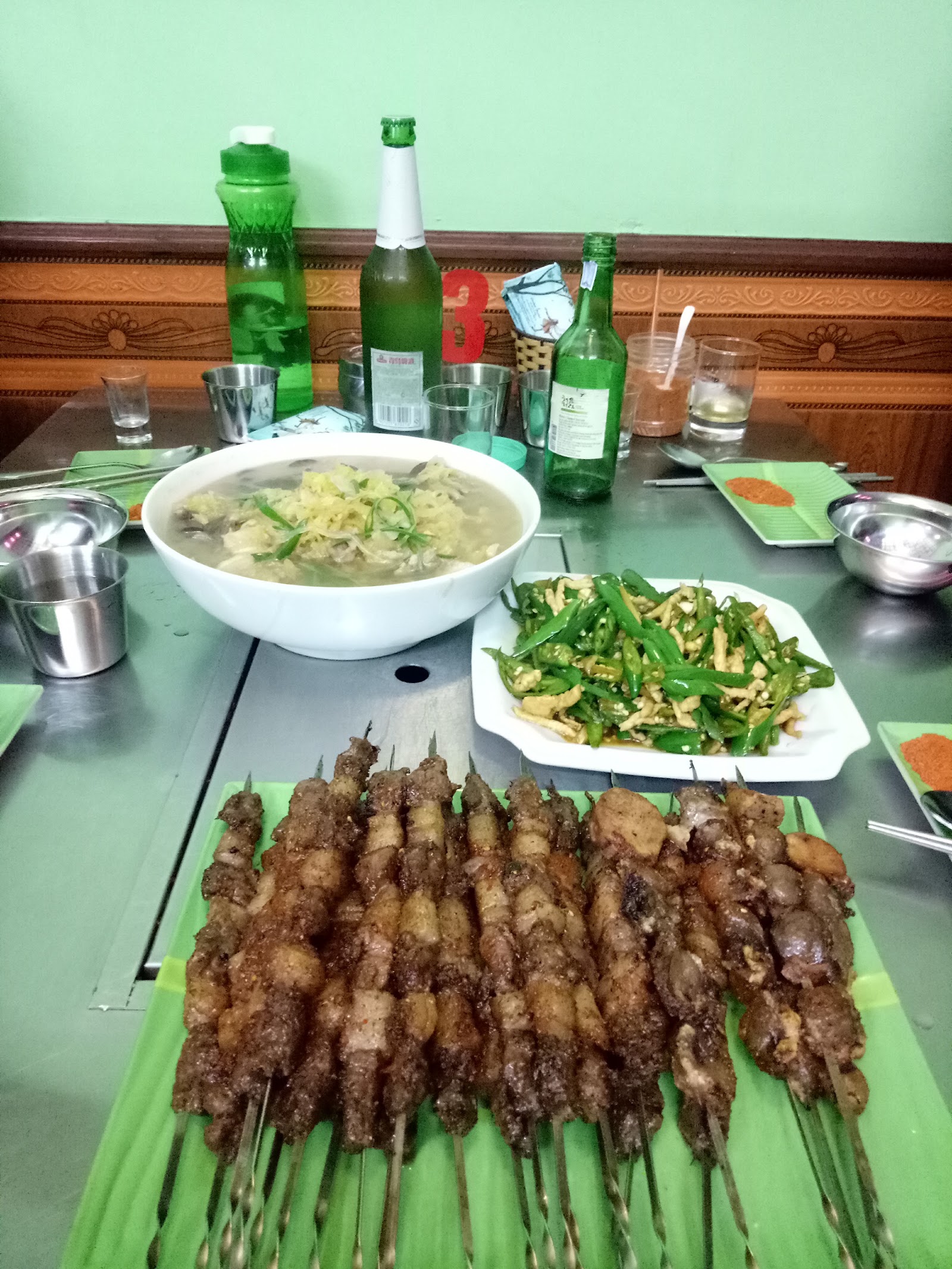 Nhà Hàng Chị Em