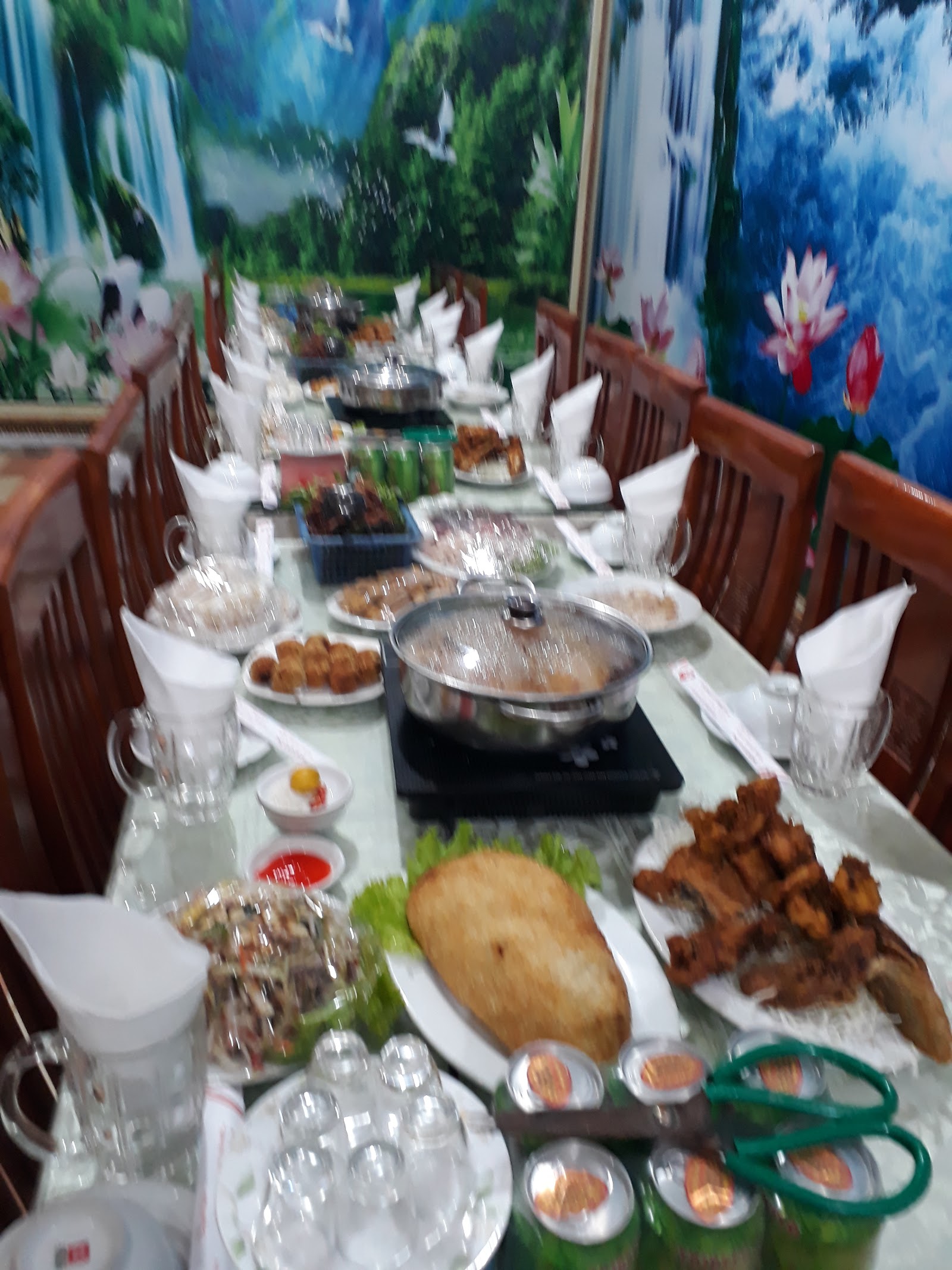 Nhà hàng Cường Quyên – Không gian quán
