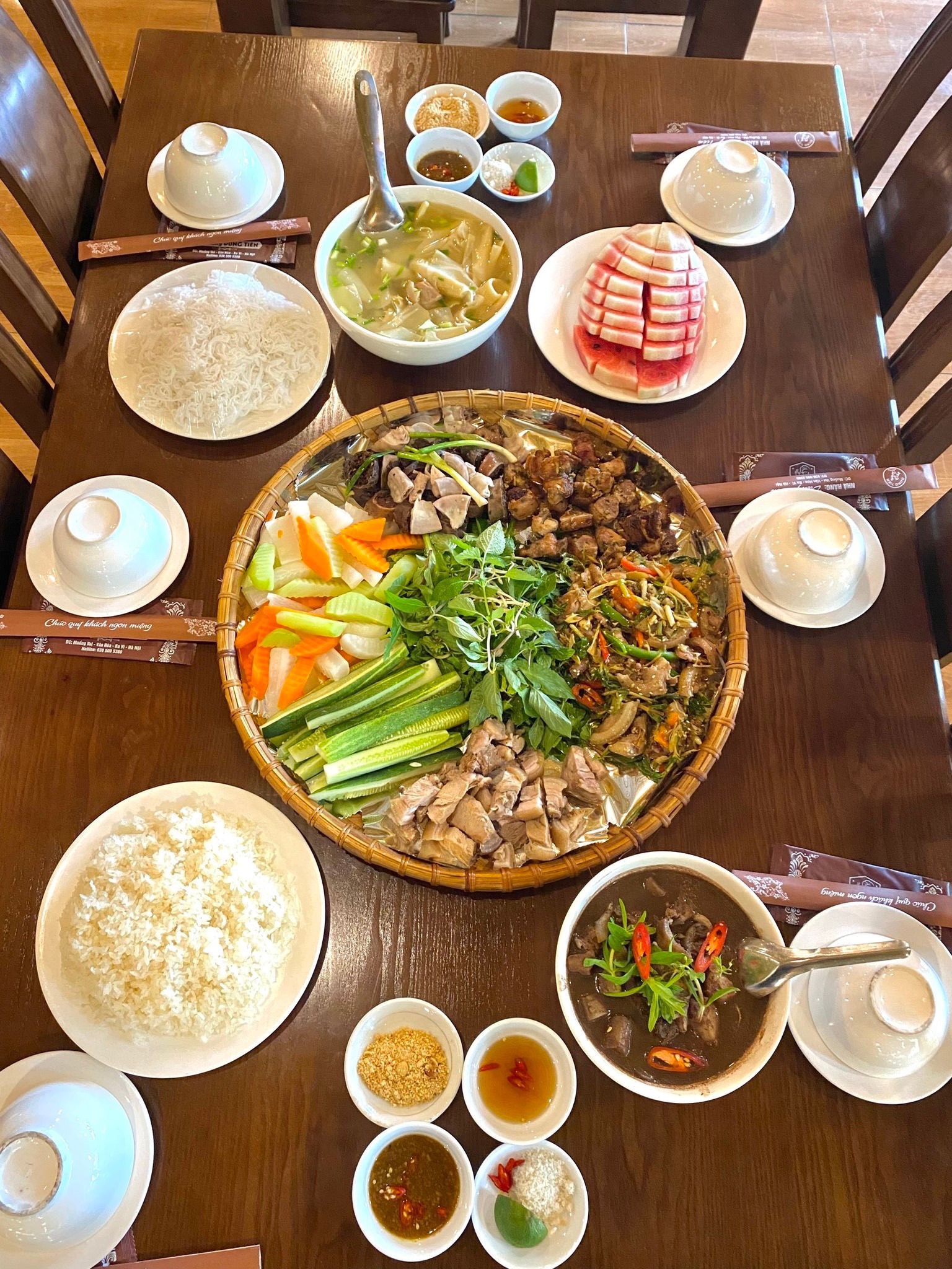 Nhà Hàng Dung Tiến Ba Vì