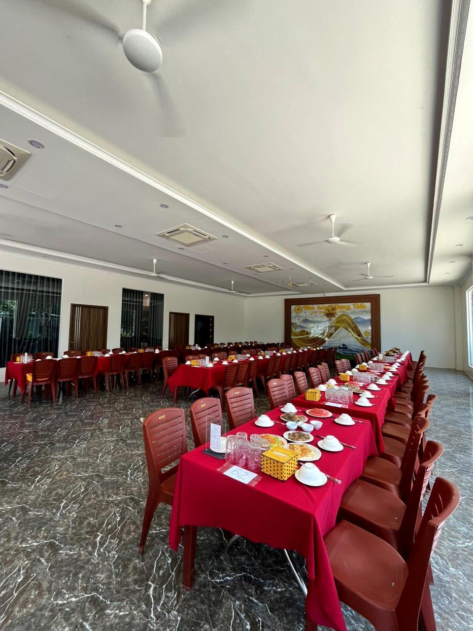 Nhà Hàng Dung Tiến Ba Vì