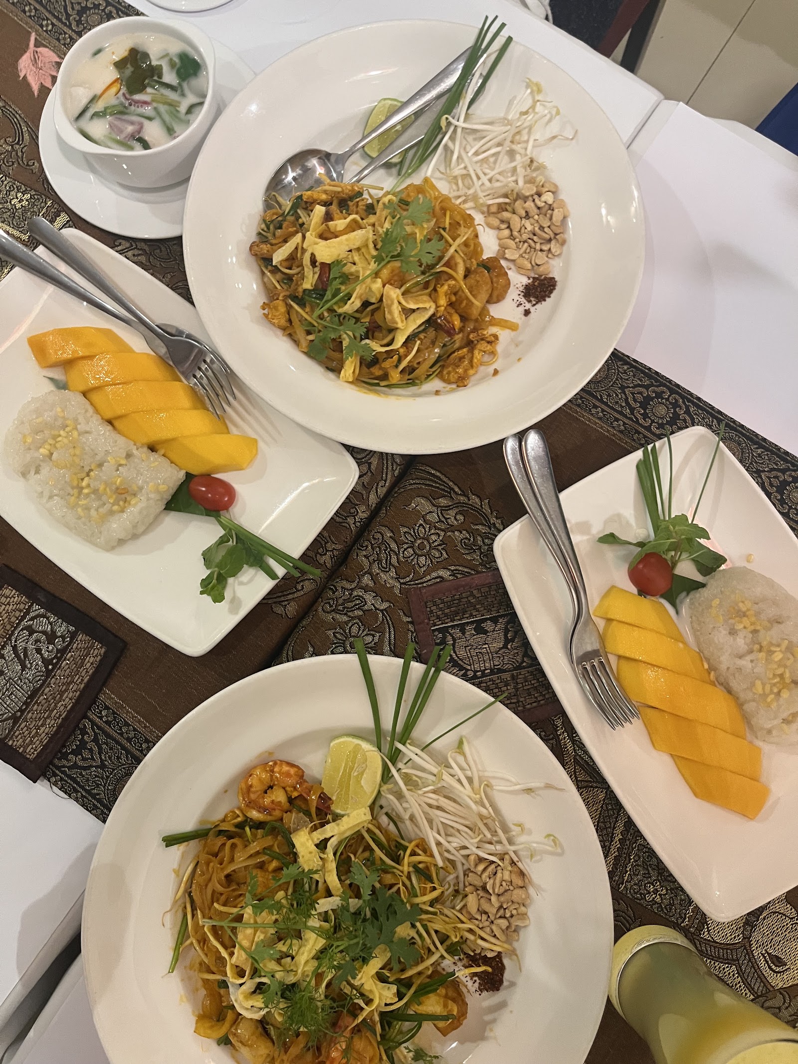 Nhà Hàng Gusto Thái