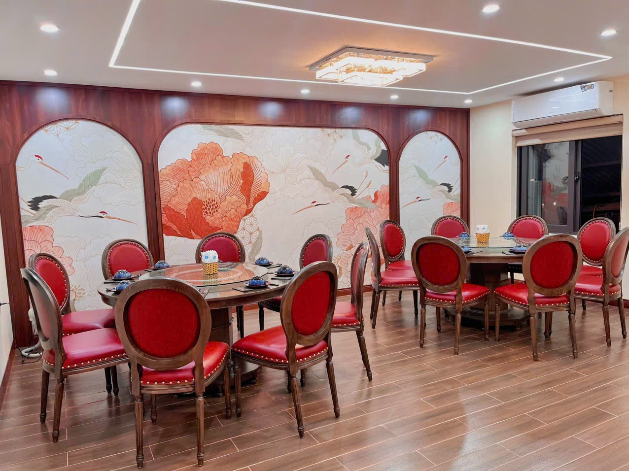 Nhà Hàng Hải Sản Làng Chài Restaurant