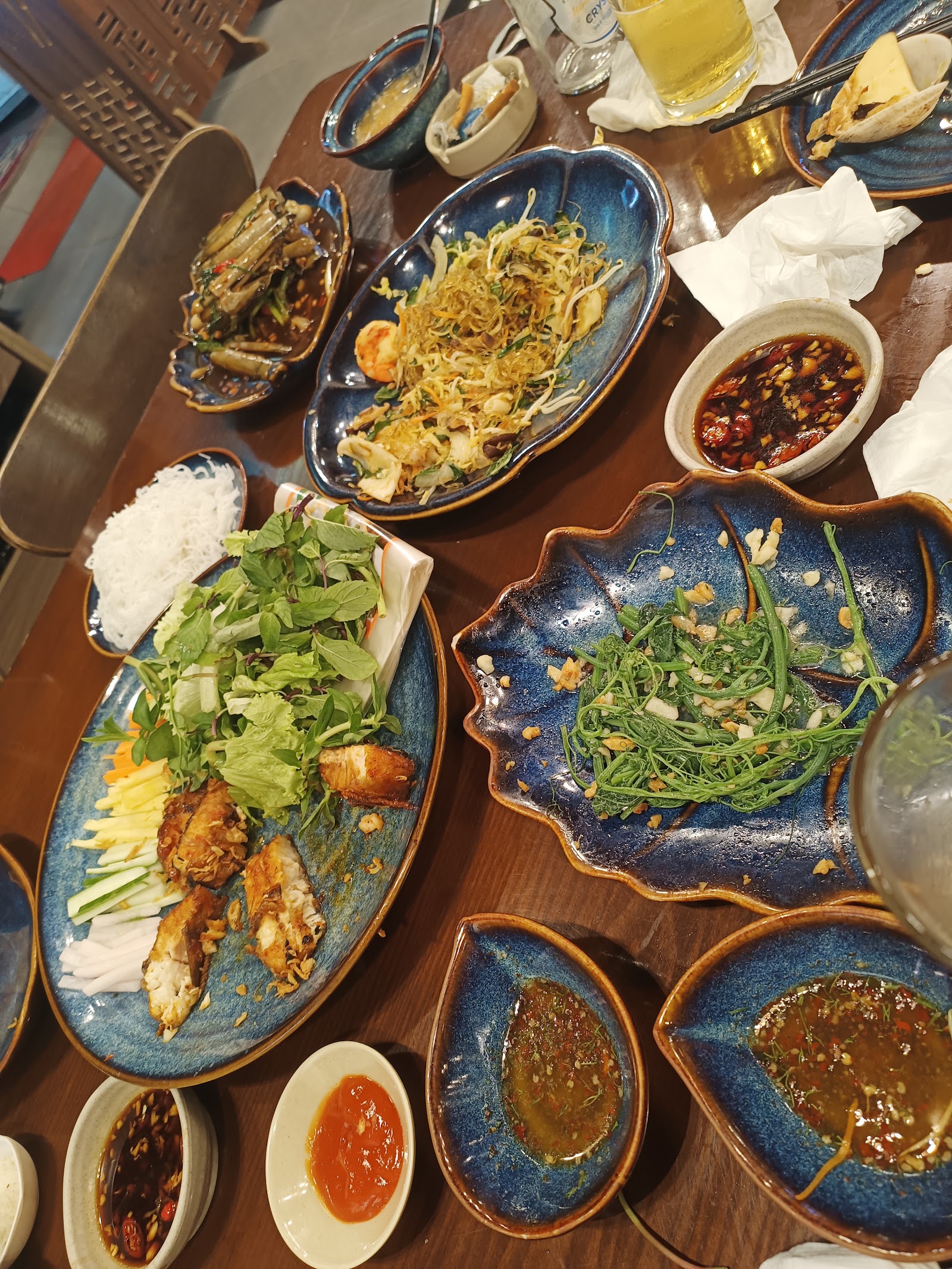 Nhà Hàng Hải Sản Làng Chài Restaurant