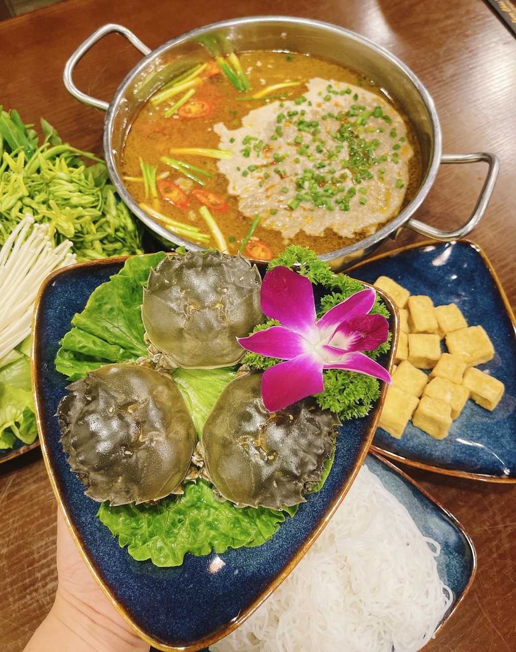 Nhà Hàng Hải Sản Làng Chài Restaurant