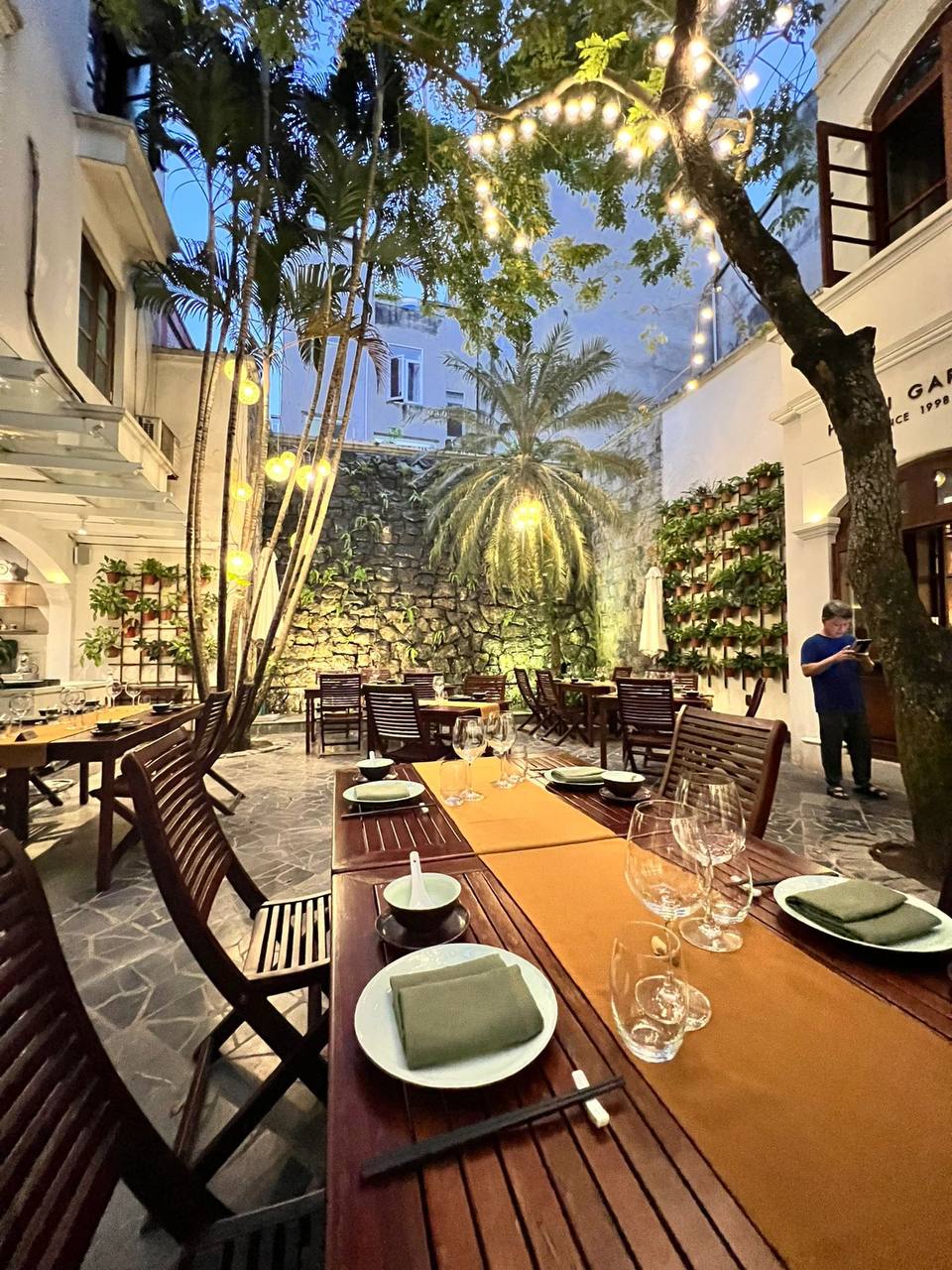 Nhà hàng Hanoi Garden – Không gian quán