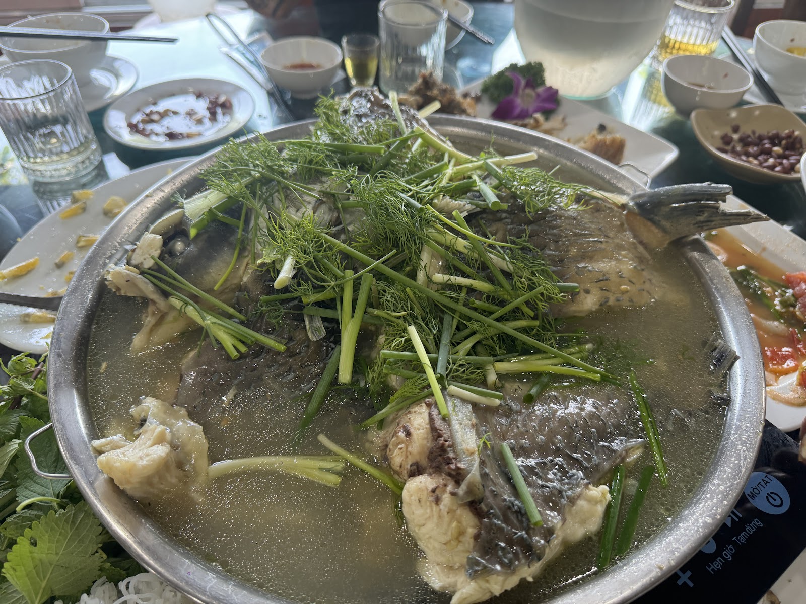 Nhà Hàng - Hồ Câu Thu Nga