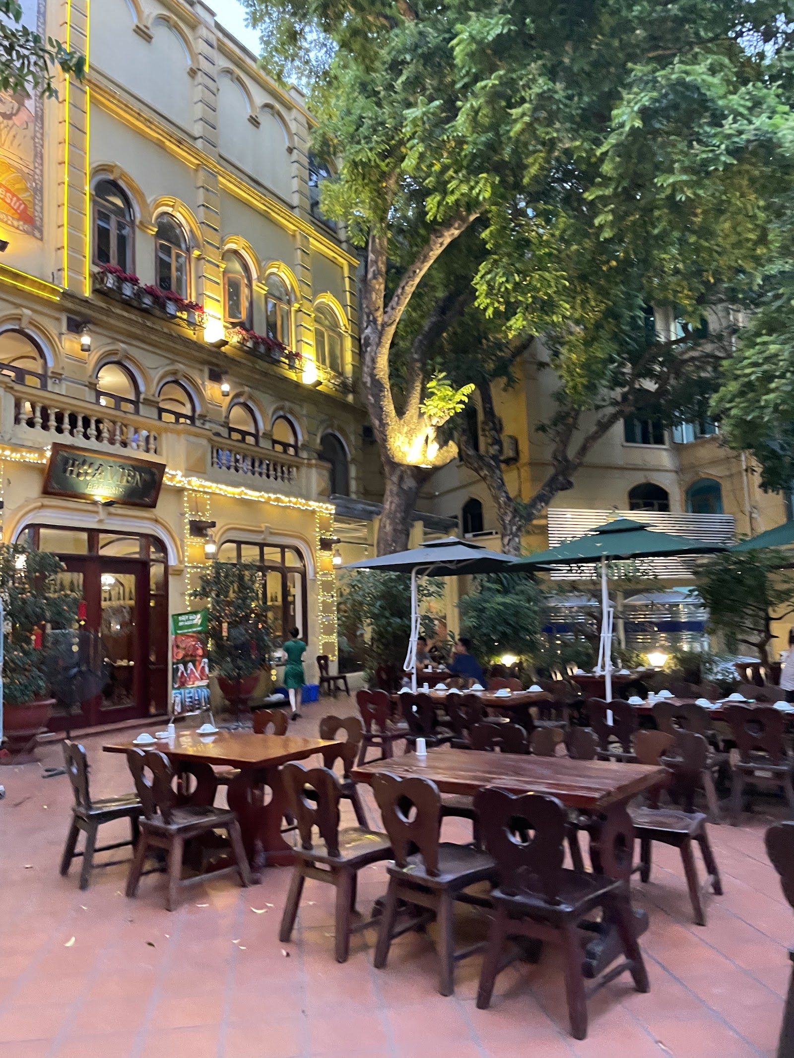 Nhà hàng Hoa Viên Craft Brewery