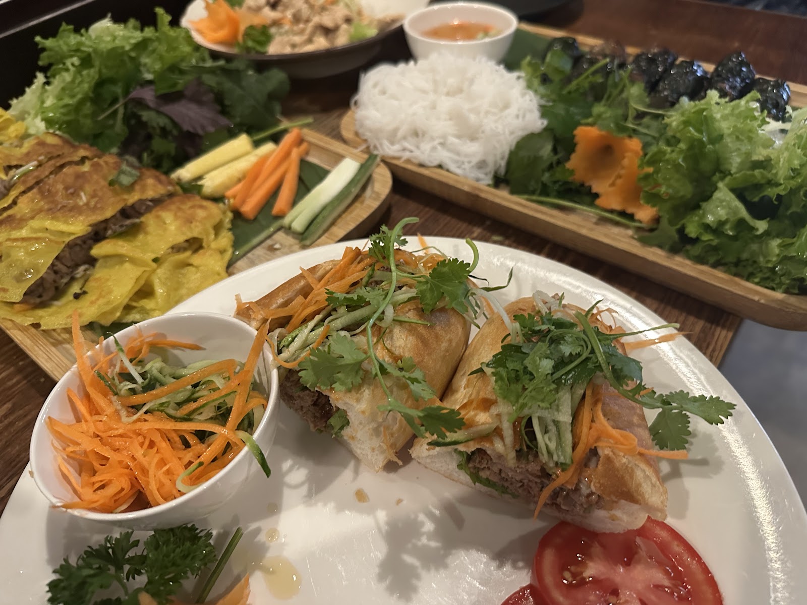 Nhà Hàng Hoàng