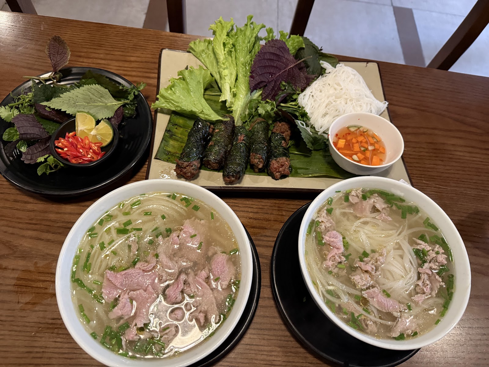 Nhà Hàng Hoàng