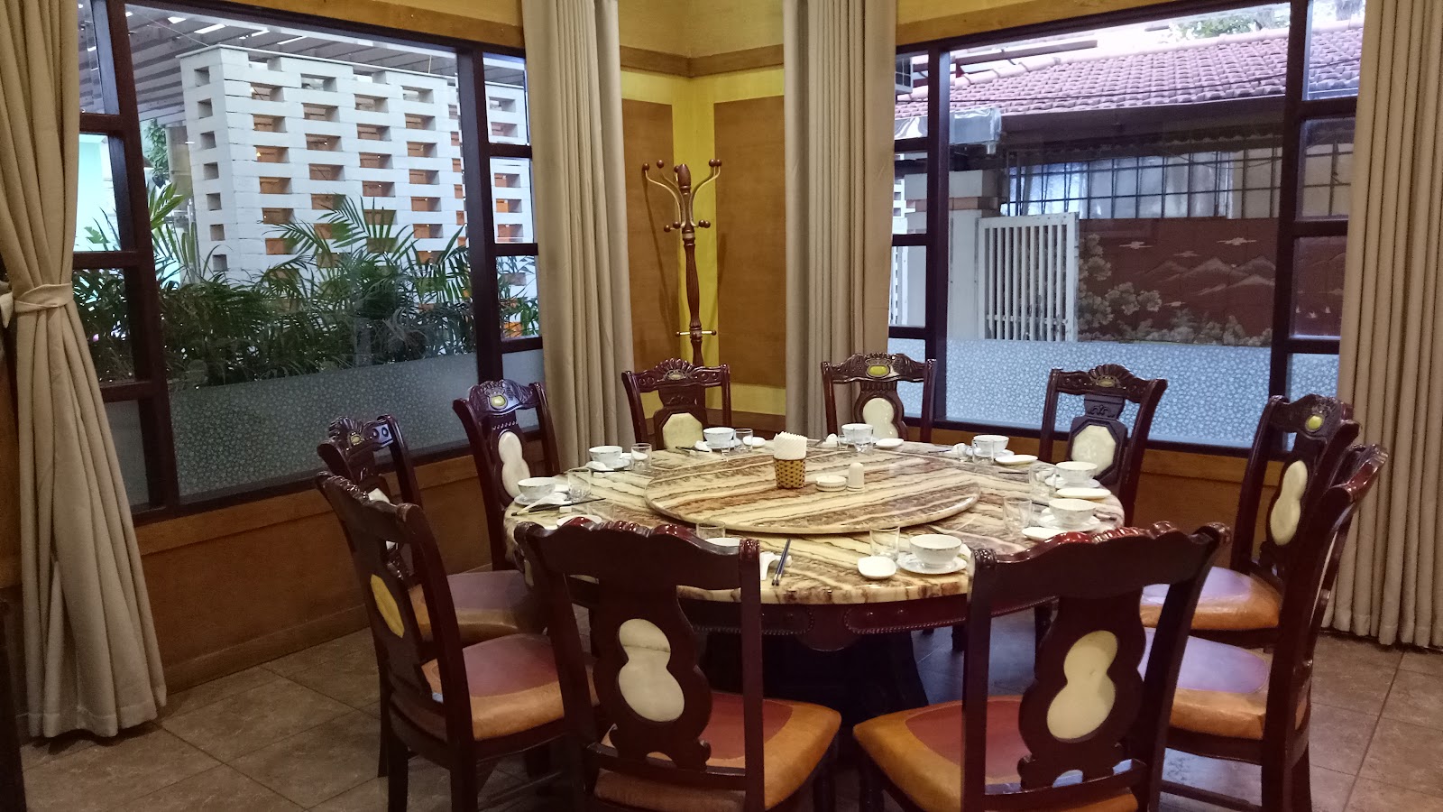 Nhà Hàng Hướng Dương – Không gian quán