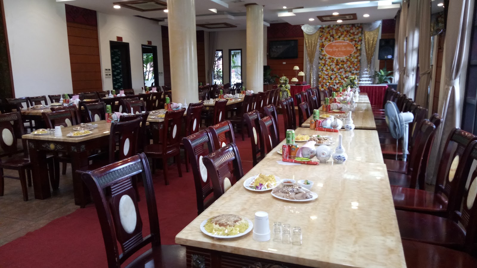 Nhà Hàng Hướng Dương – Không gian quán