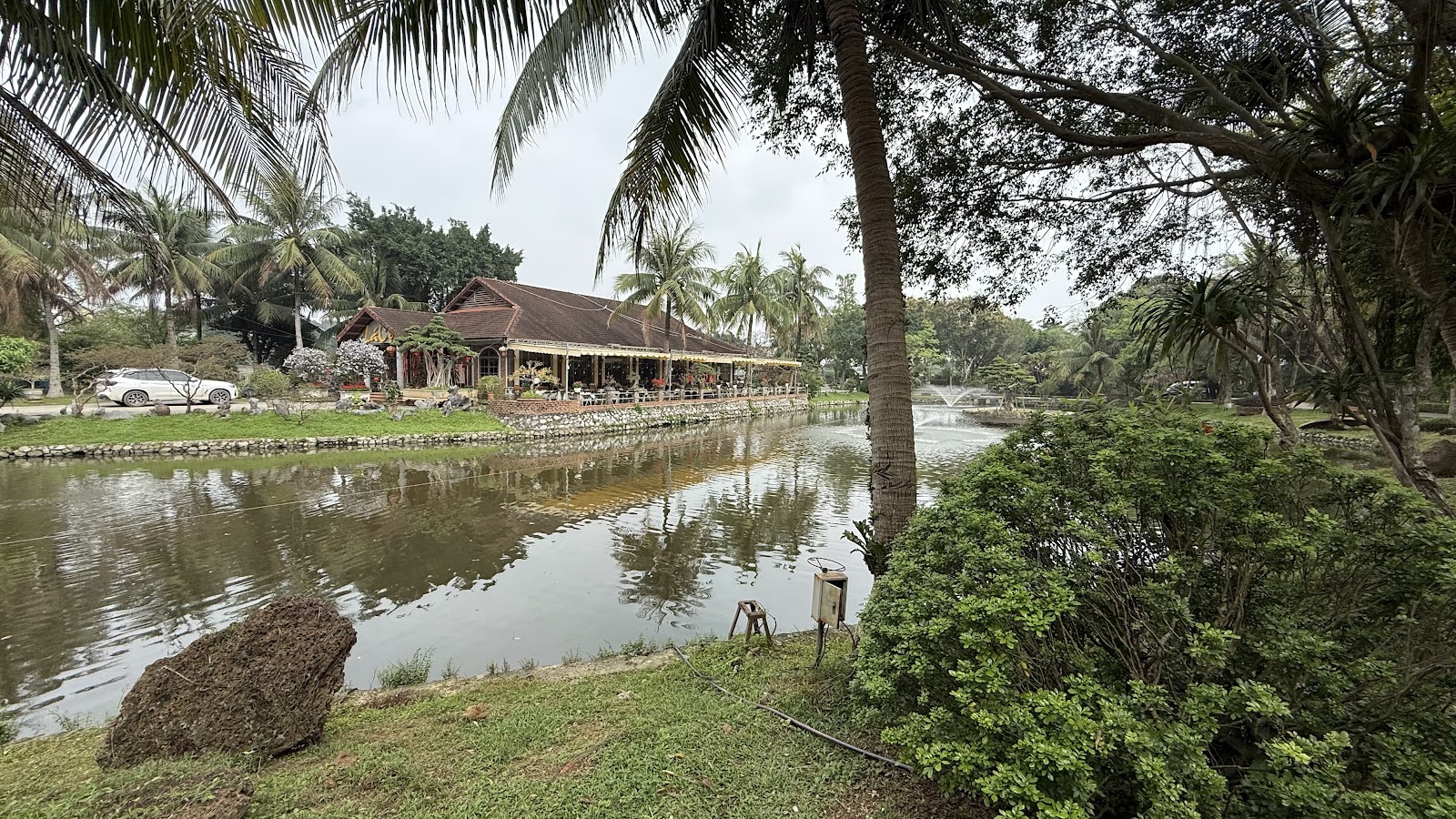 Nhà Hàng Lá Cọ Ba Vì