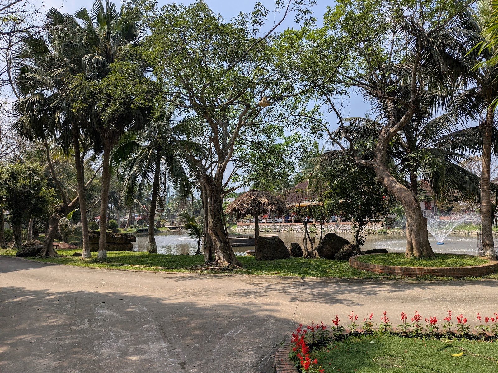 Nhà Hàng Lá Cọ Ba Vì – Không gian quán