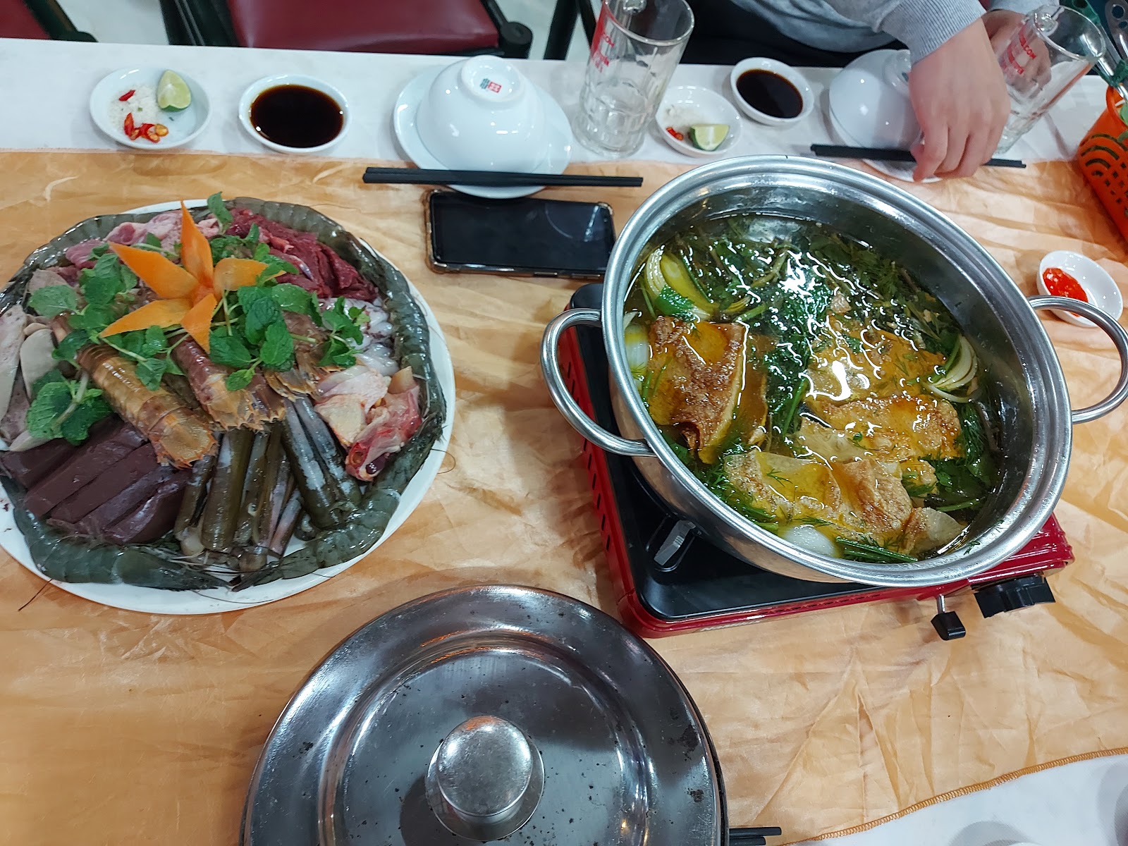 Nhà Hàng Nam Phong