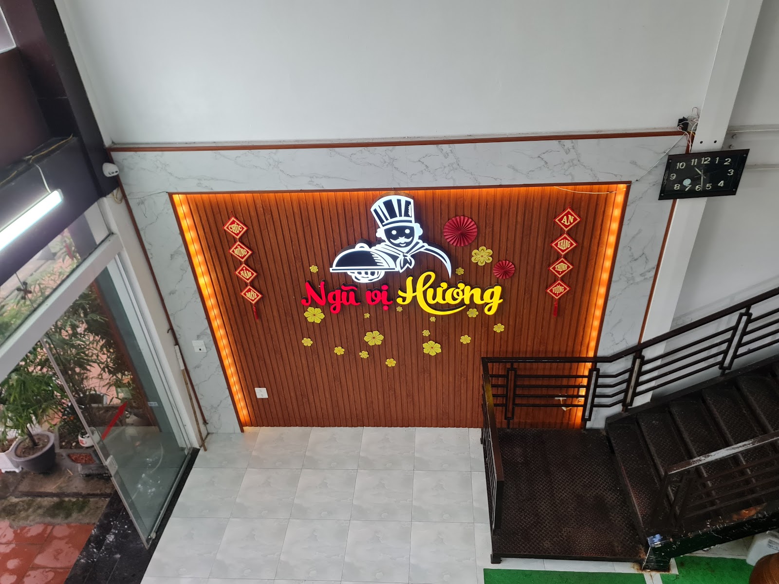 Nhà Hàng Ngũ Vị Hương – Không gian quán