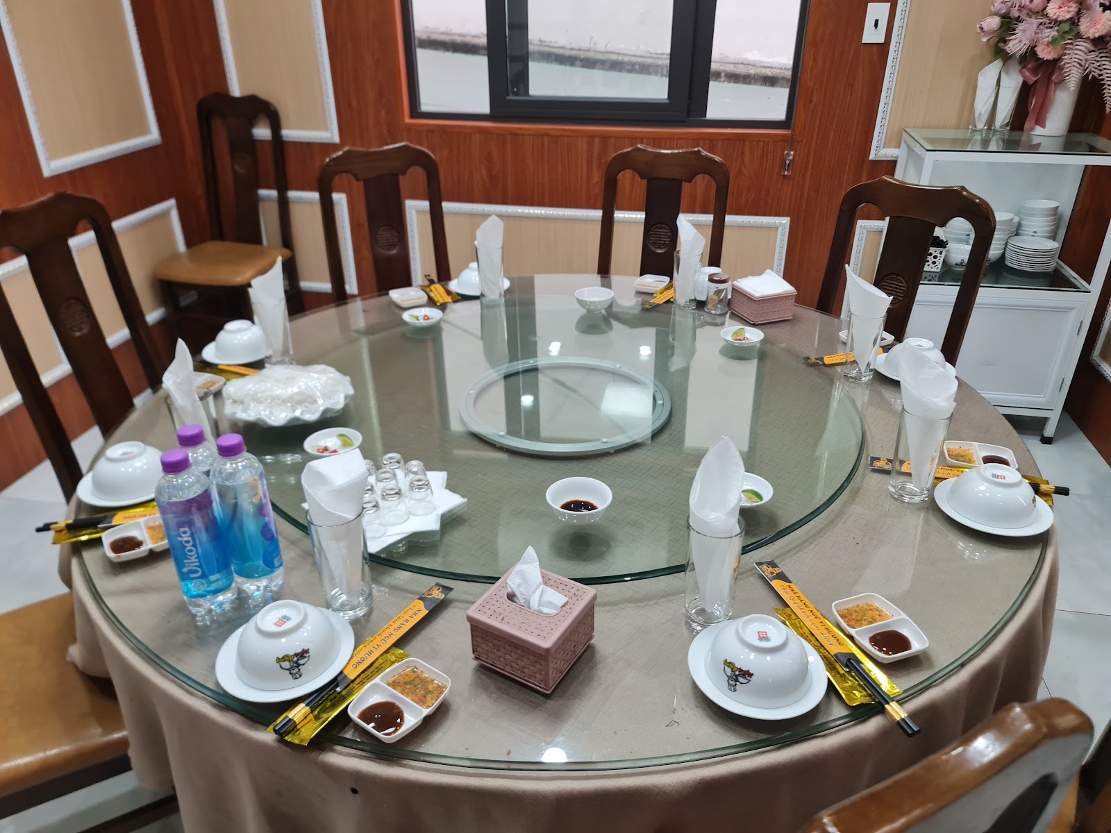 Nhà Hàng Ngũ Vị Hương – Không gian quán